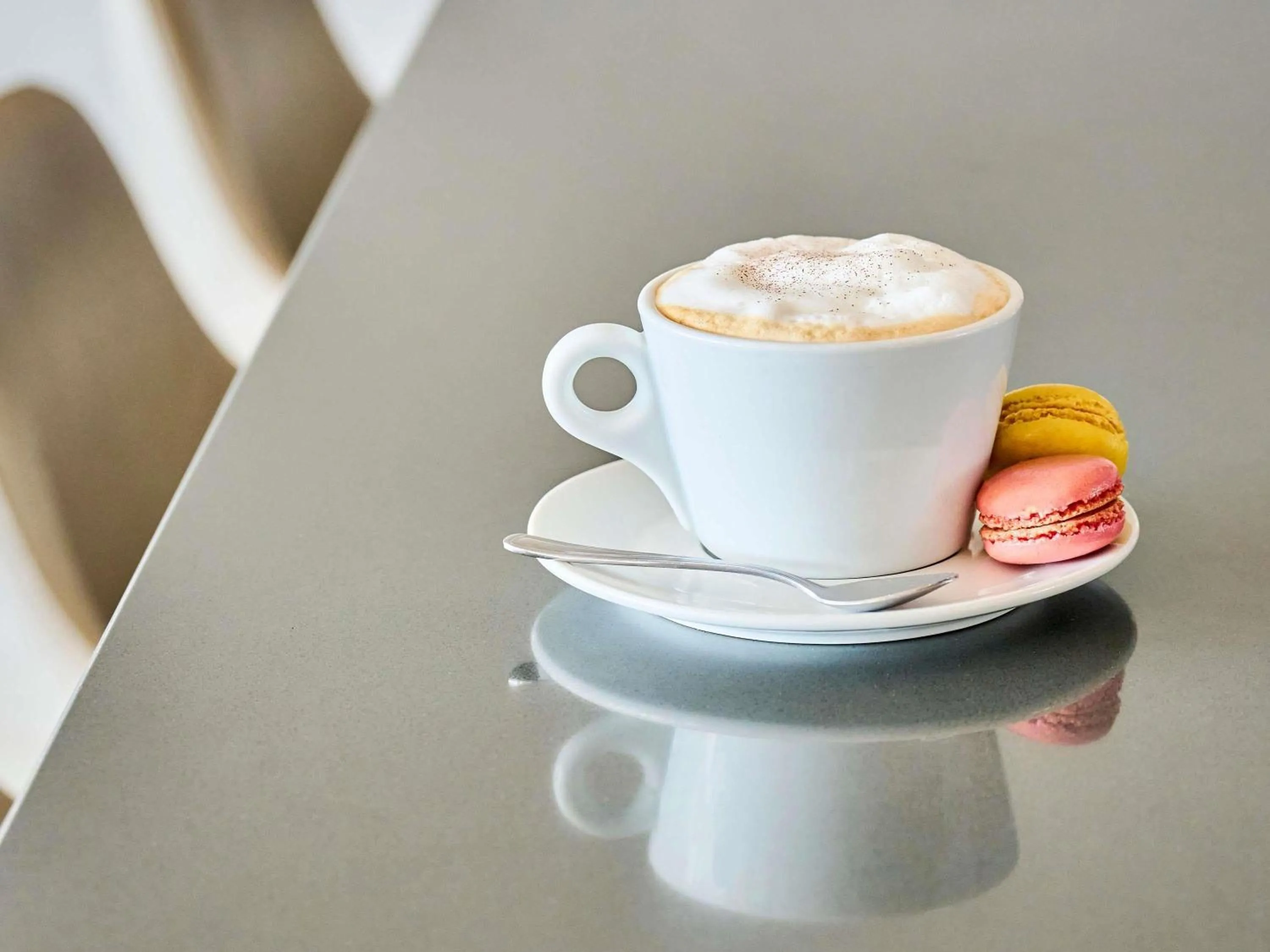 Restaurant/places to eat in Novotel Toronto Vaughan Centre