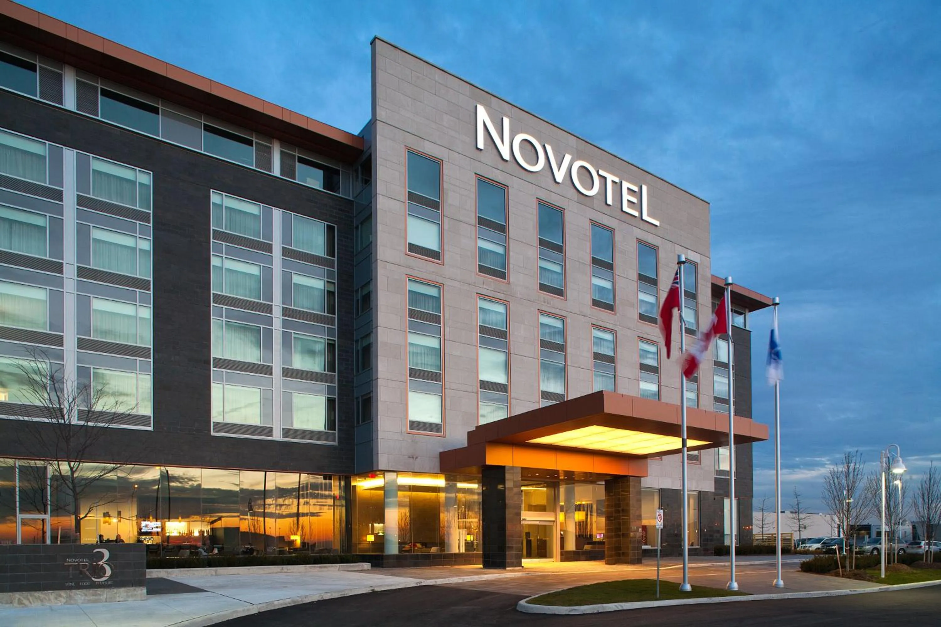 Facade/entrance in Novotel Toronto Vaughan Centre