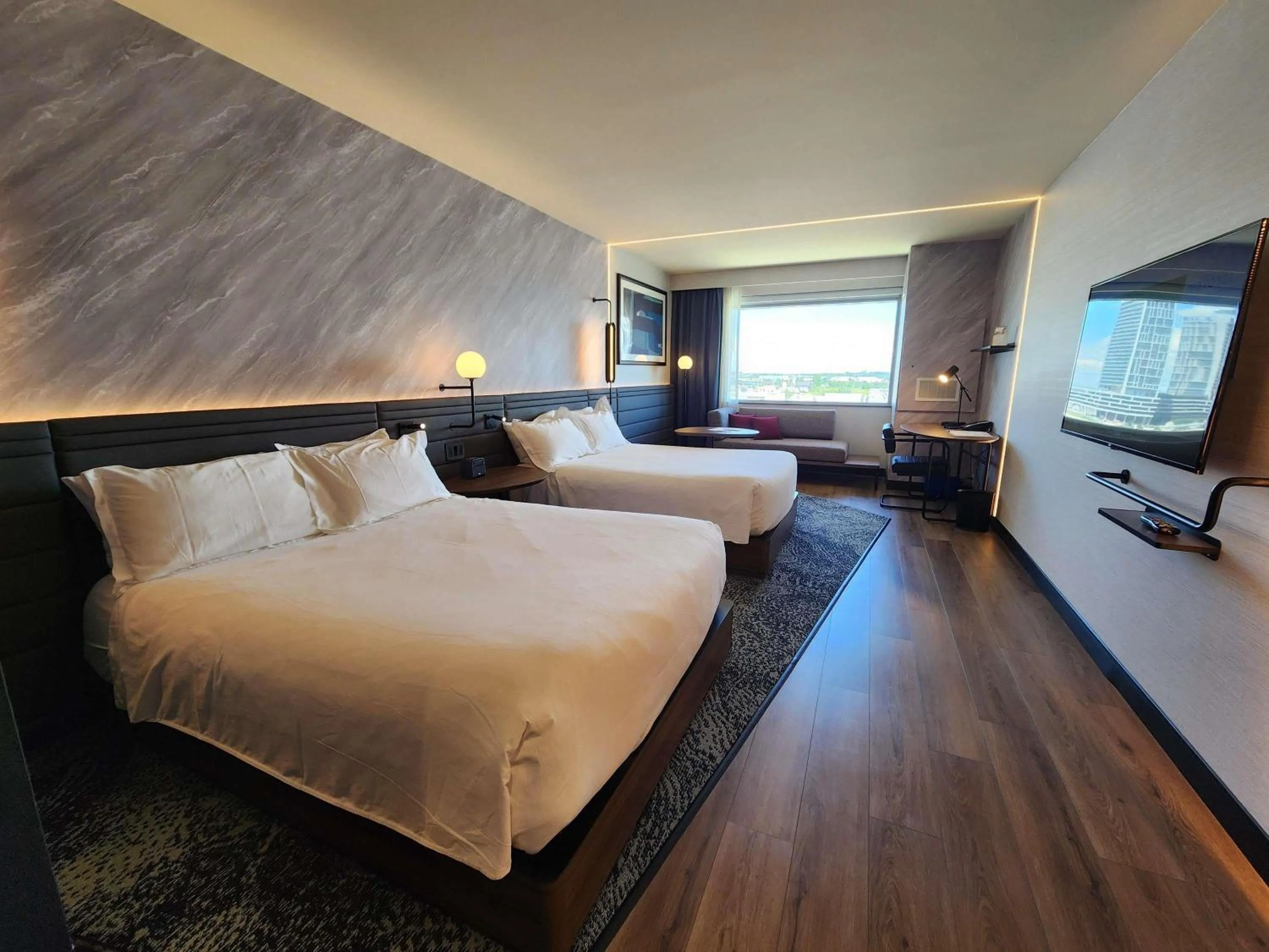 Bedroom, Bed in Novotel Toronto Vaughan Centre