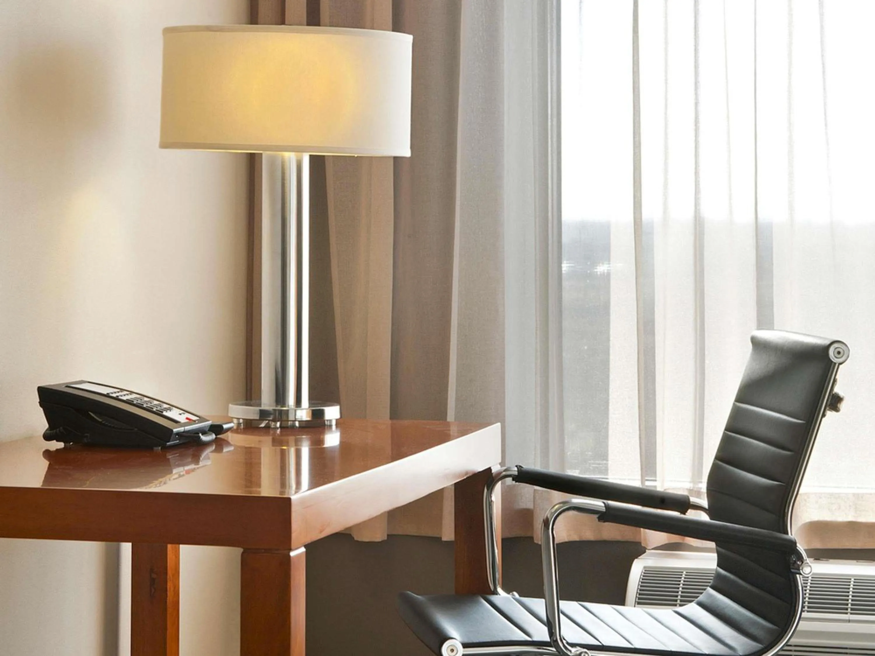 Bedroom in Novotel Toronto Vaughan Centre