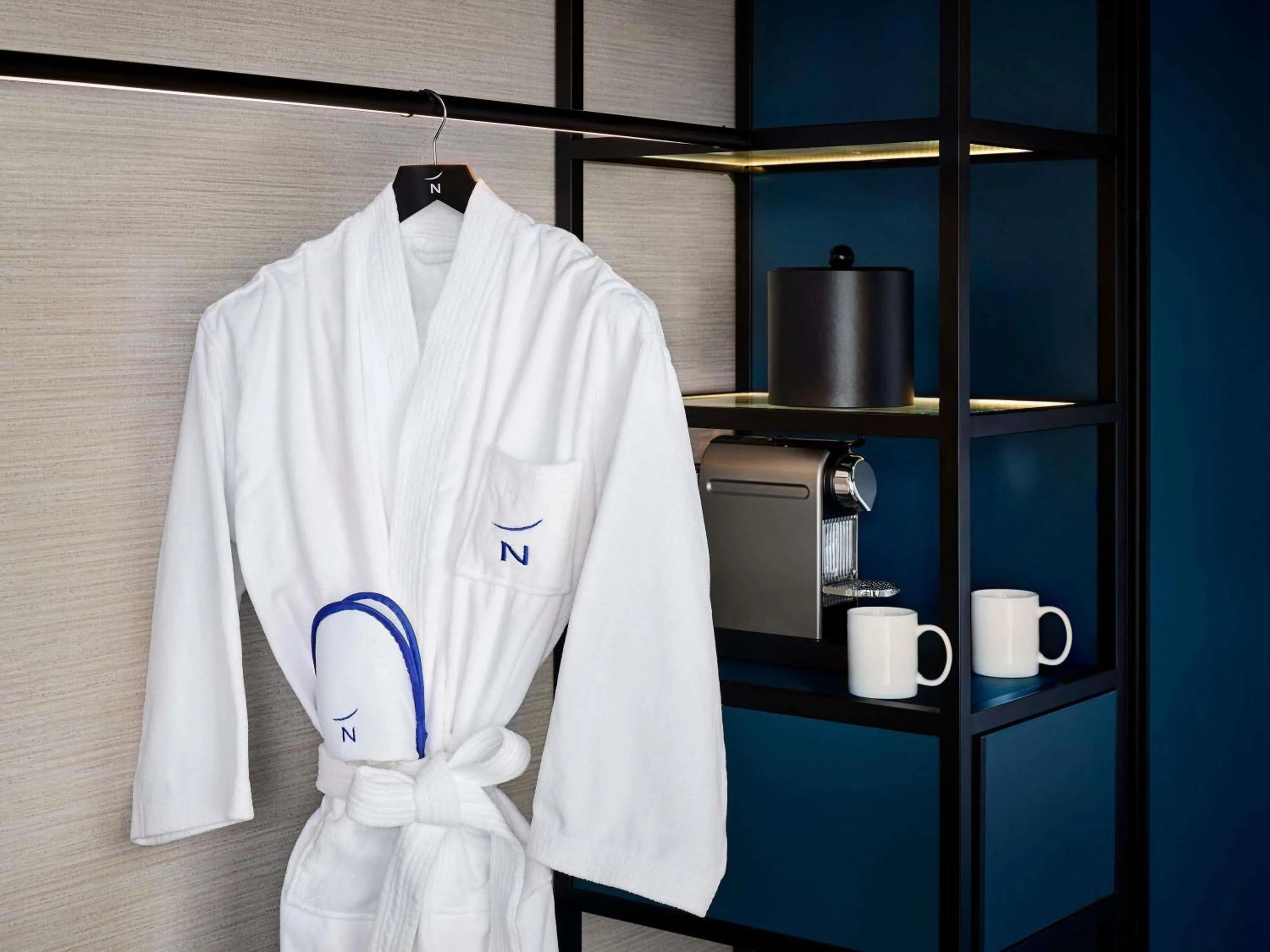 Bedroom in Novotel Toronto Vaughan Centre