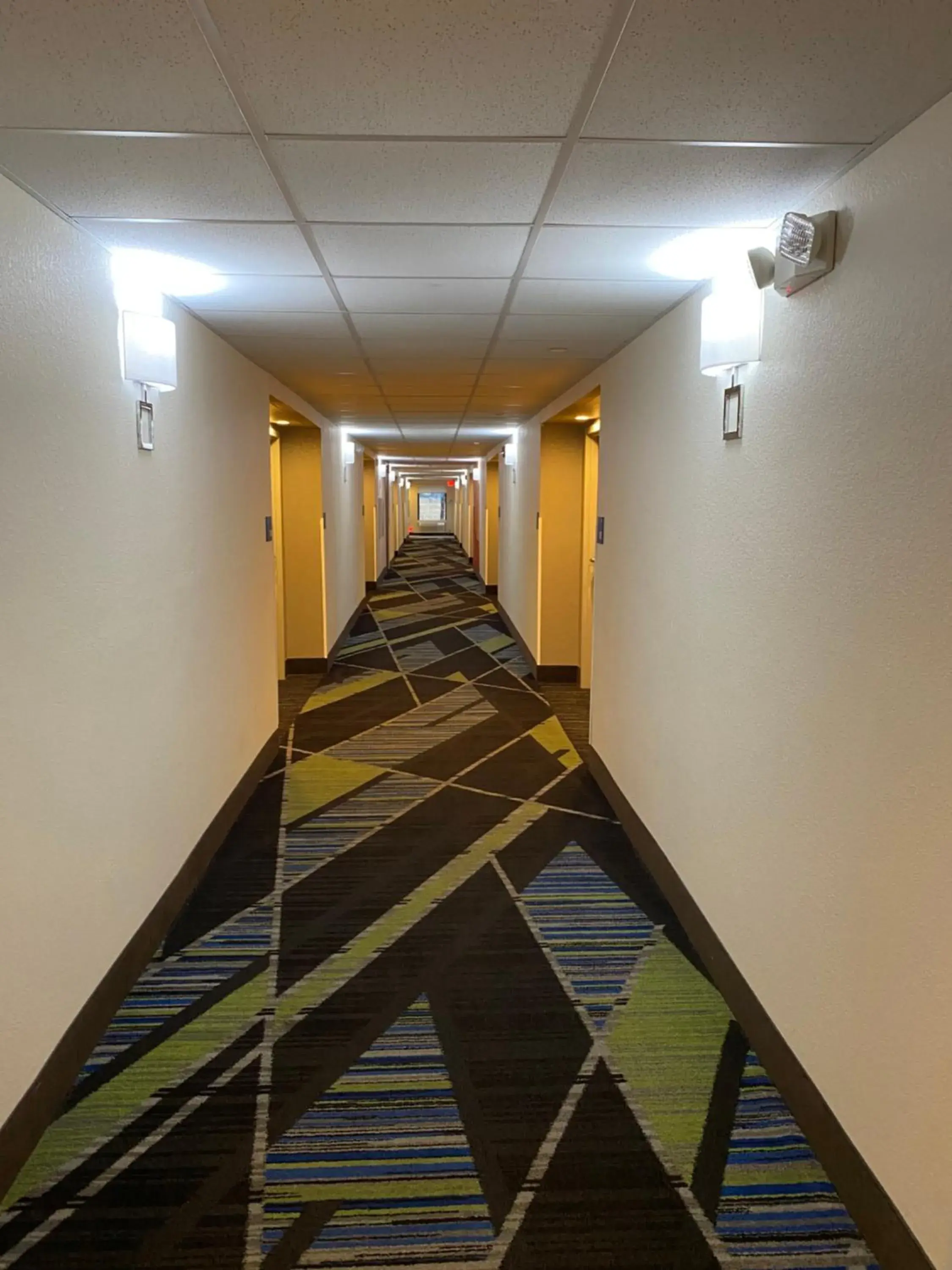 Property building in Holiday Inn Express Metropolis by IHG Property building in Holiday Inn Express Metropolis by IHG