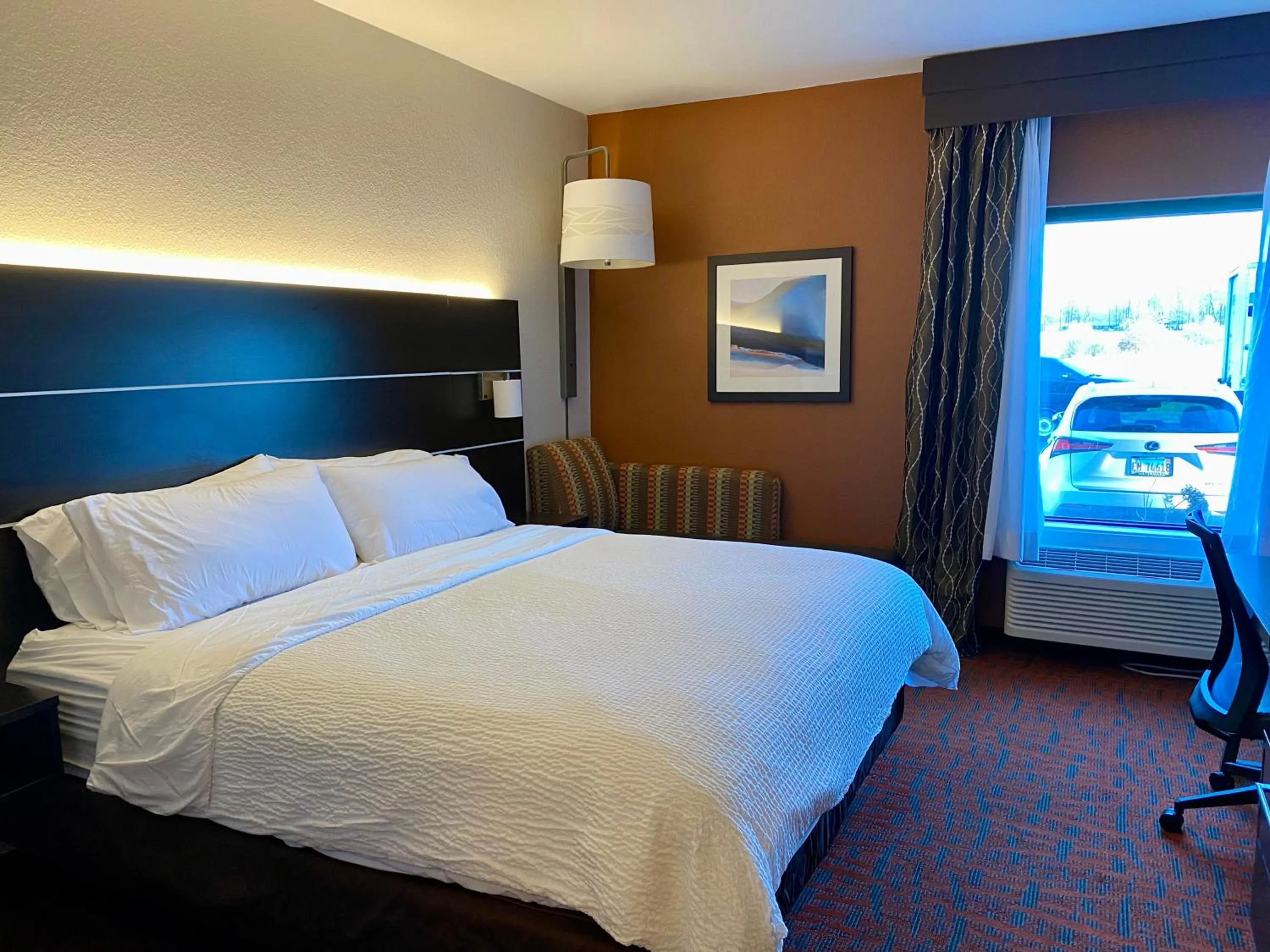 Bedroom, Bed in Holiday Inn Express Metropolis by IHG