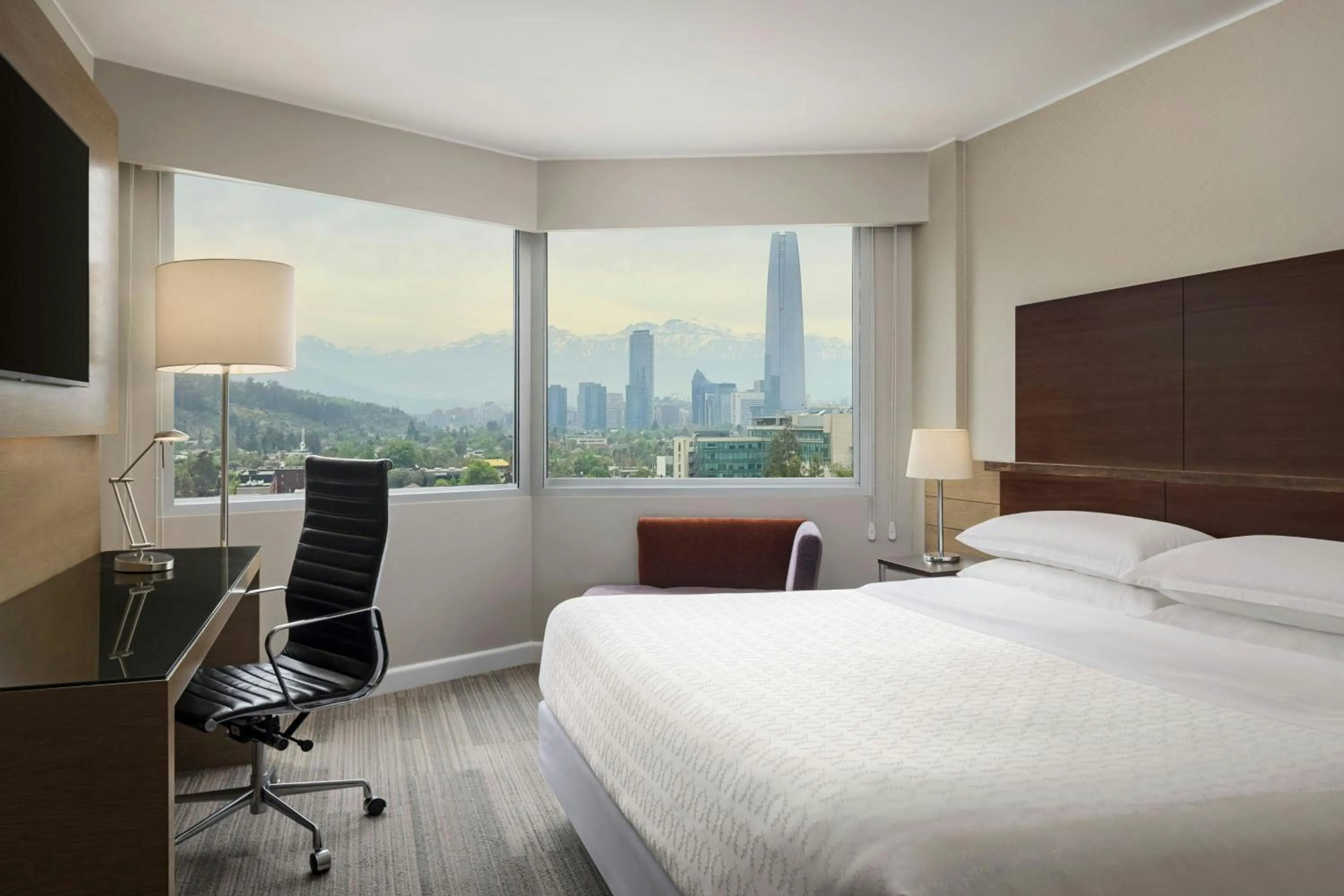 Photo of the whole room, Bed in Sheraton Santiago Hotel & Convention Center