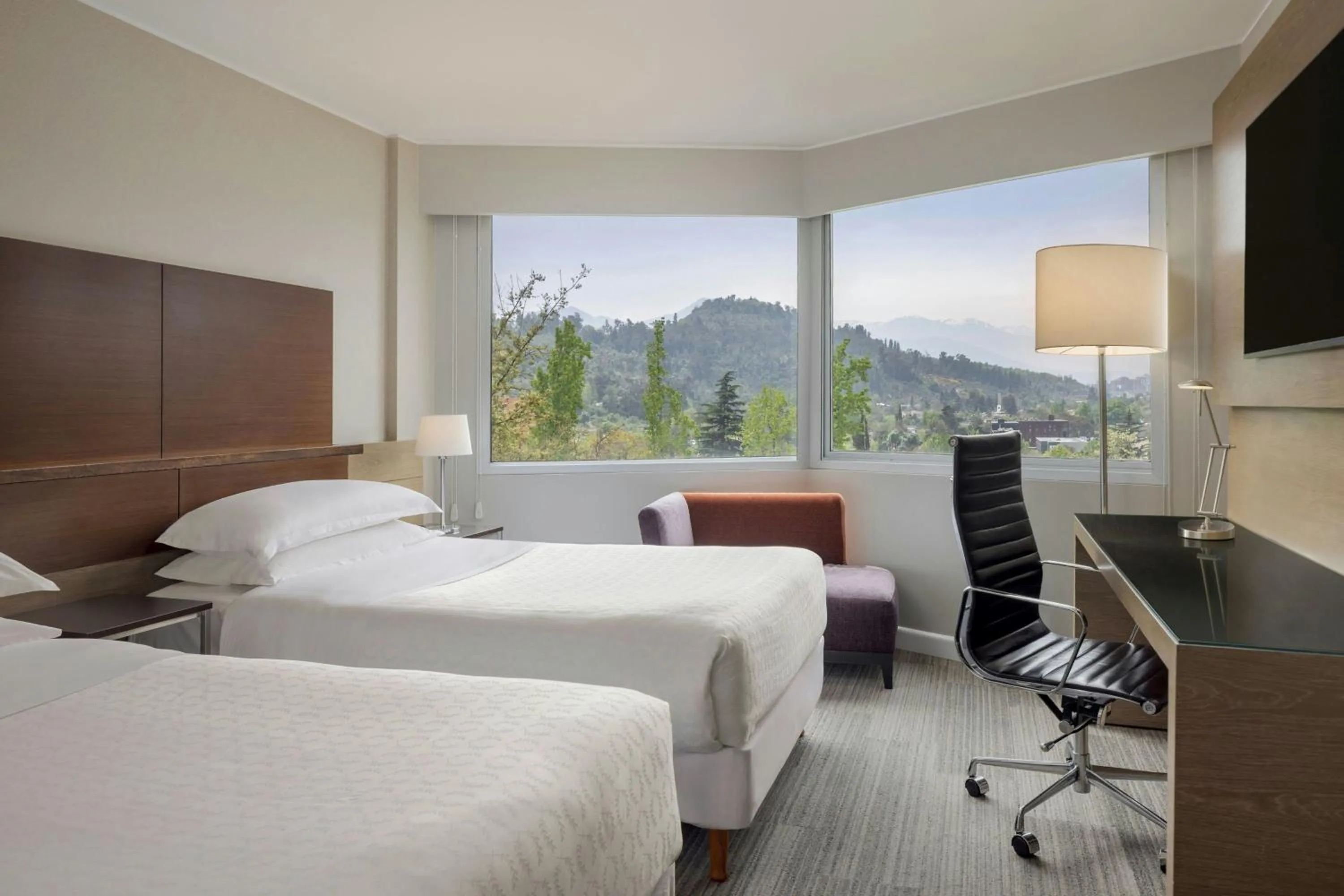 Photo of the whole room, Bed in Sheraton Santiago Hotel & Convention Center