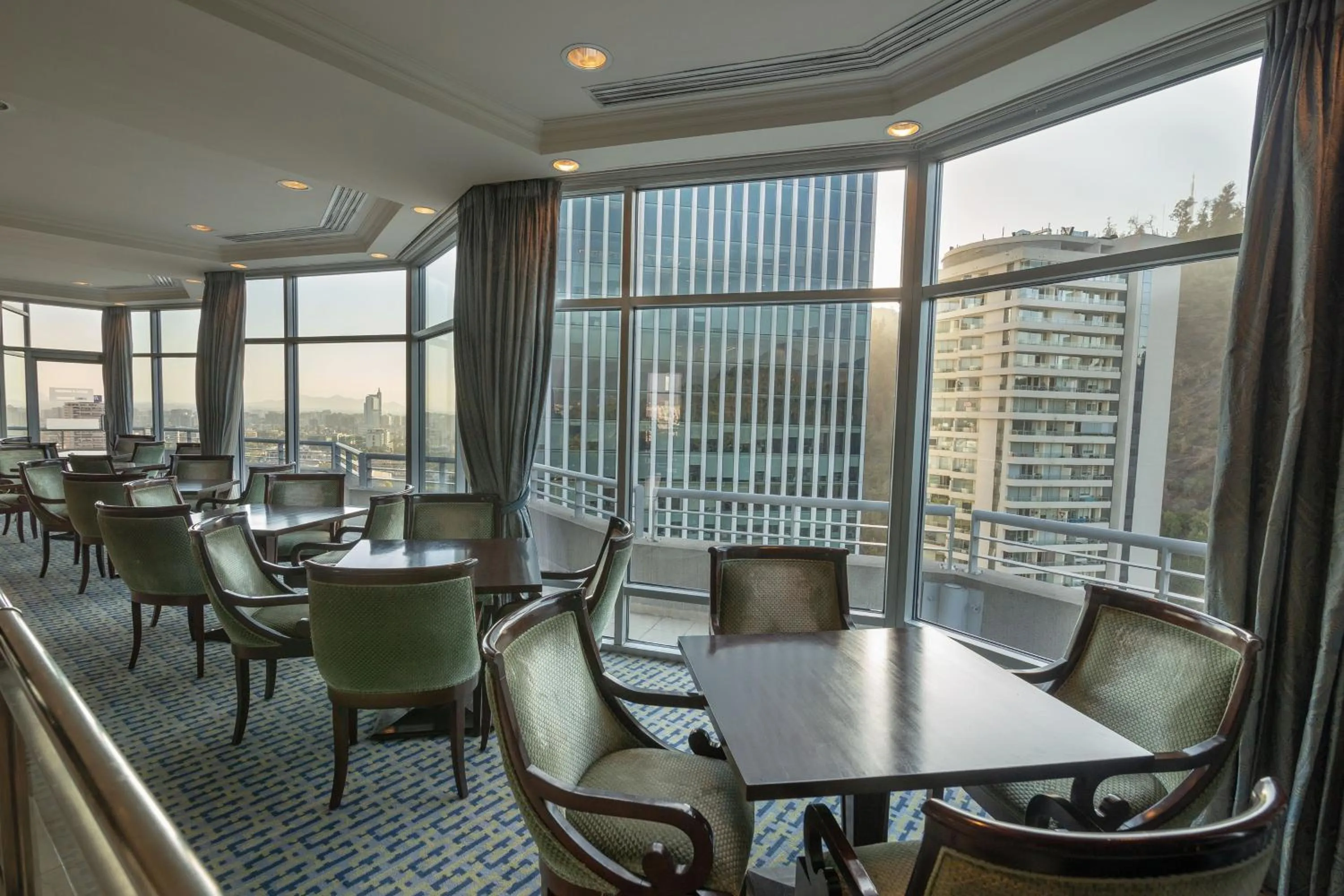 Lounge or bar in Sheraton Santiago Hotel & Convention Center