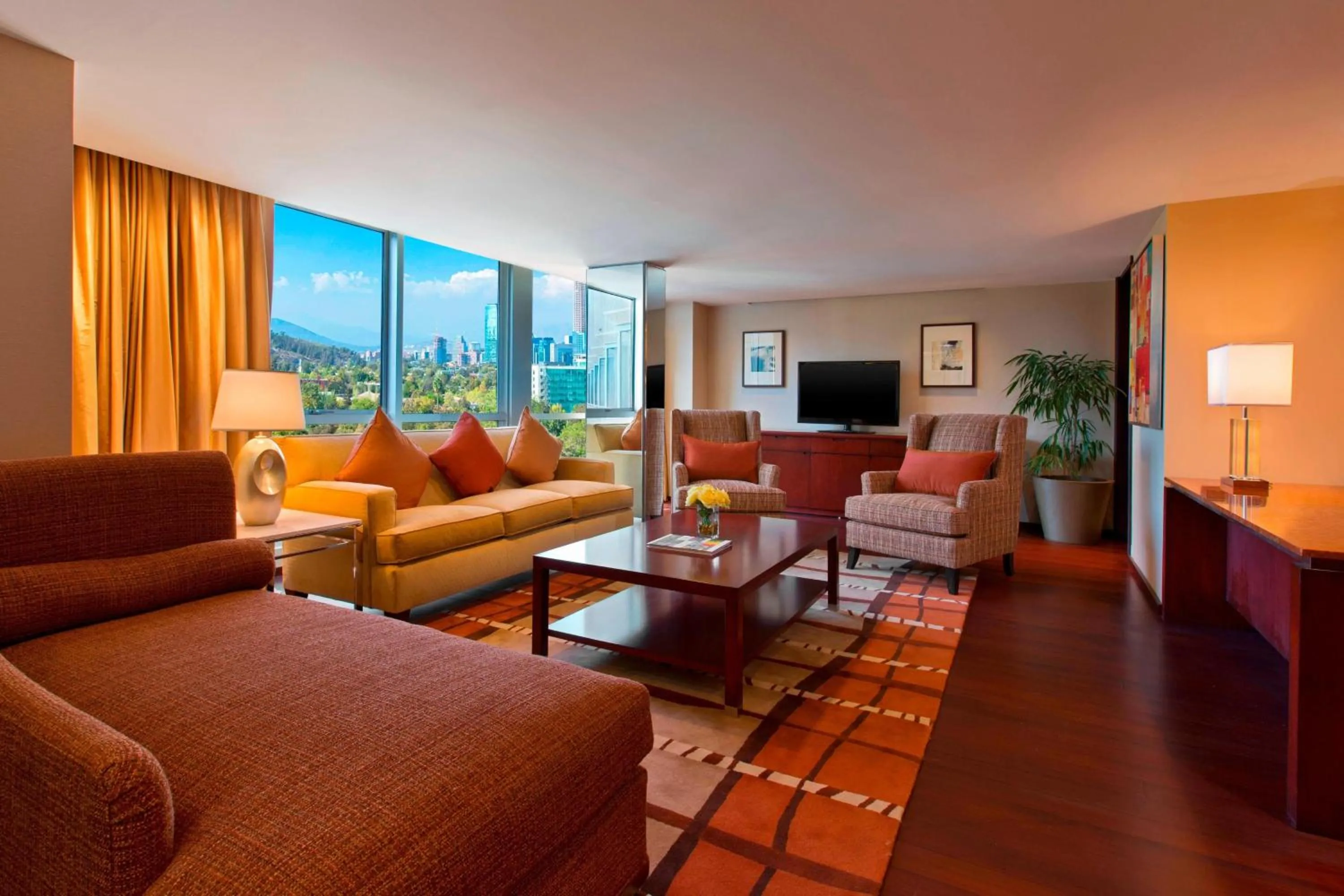 Living room in Sheraton Santiago Hotel & Convention Center