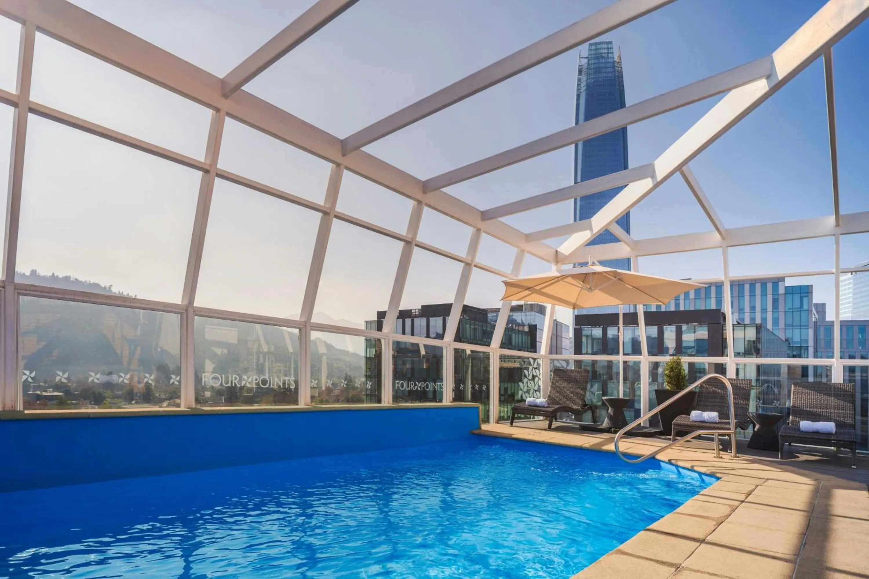 Swimming pool in Four Points by Sheraton Santiago