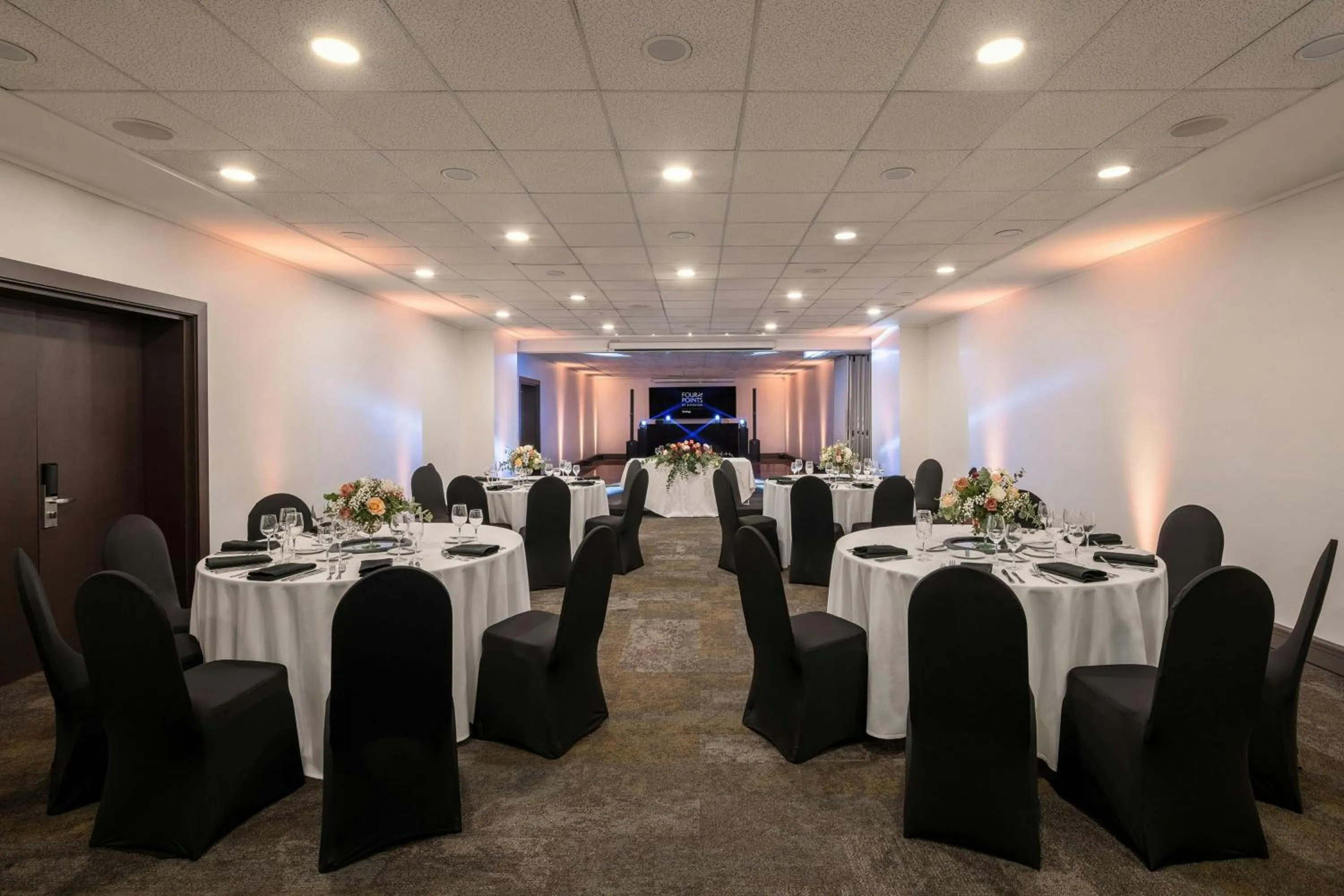 Meeting/conference room in Four Points by Sheraton Santiago