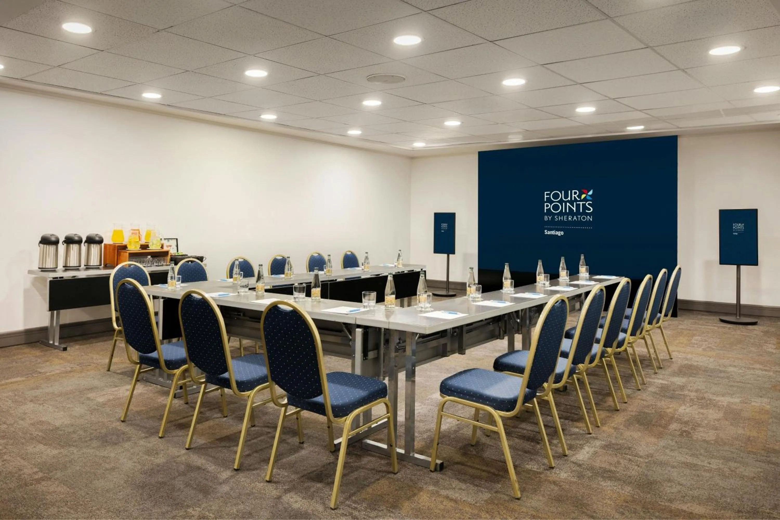 Meeting/conference room in Four Points by Sheraton Santiago