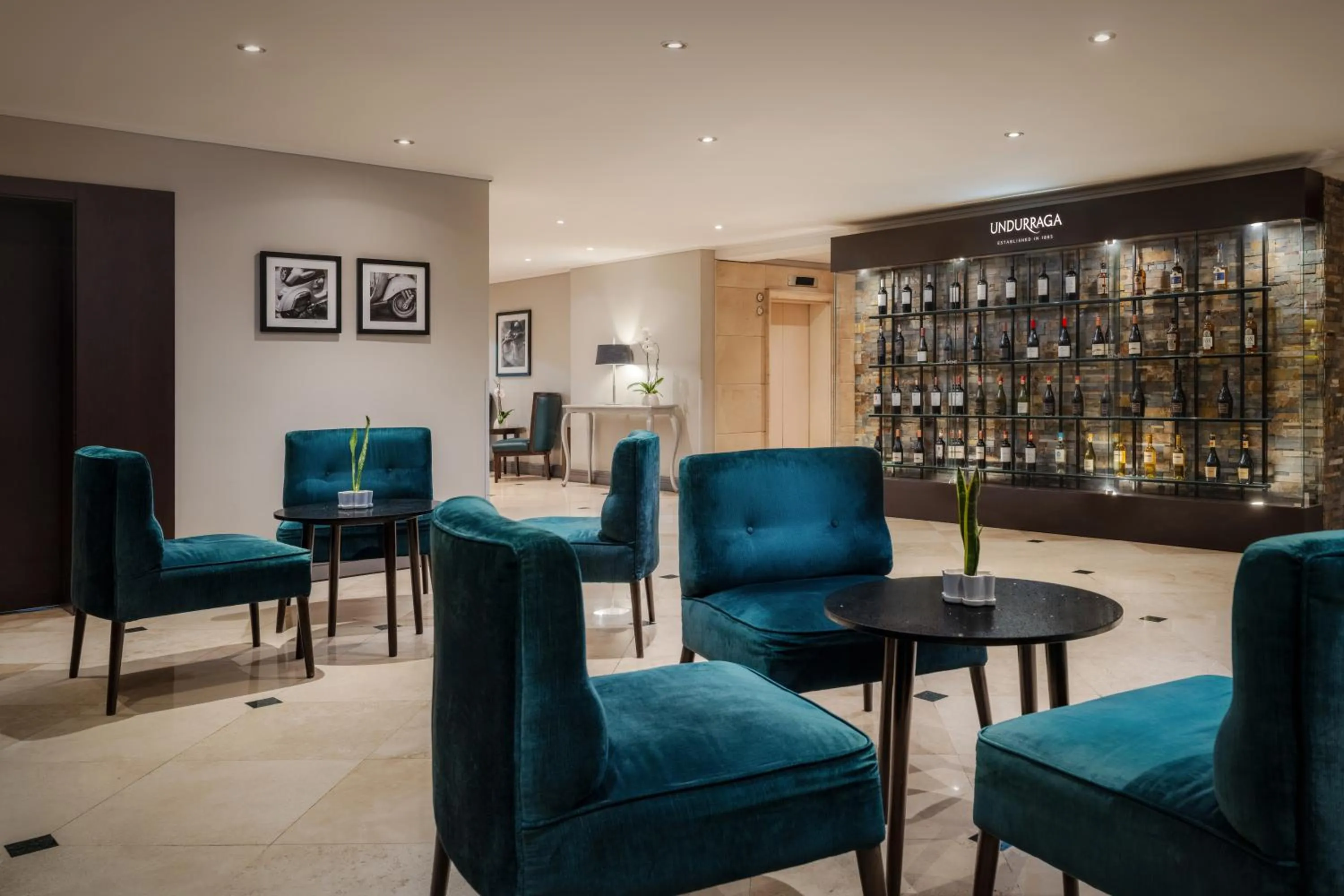 Lobby or reception in Four Points by Sheraton Santiago