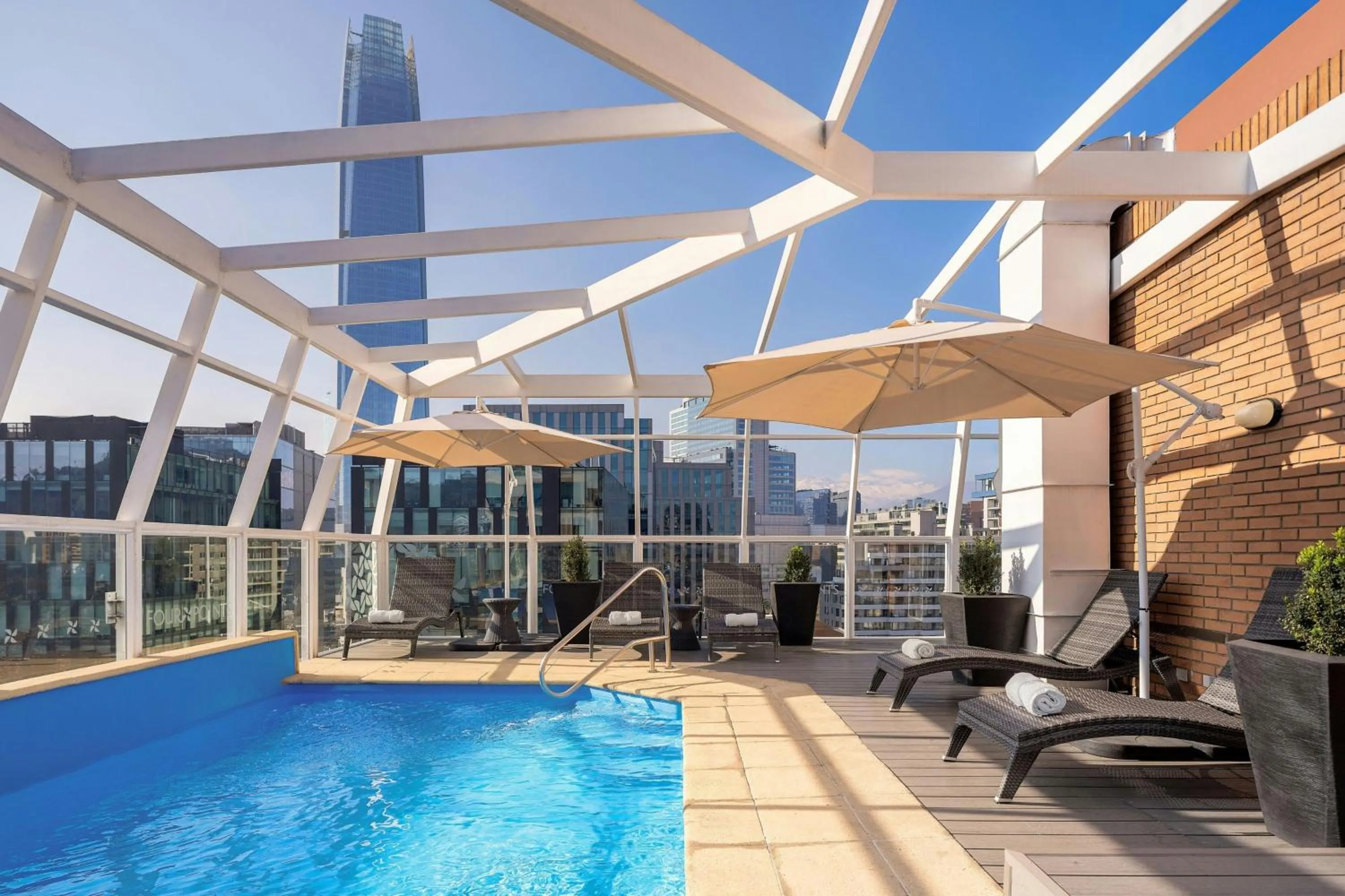 Swimming pool in Four Points by Sheraton Santiago