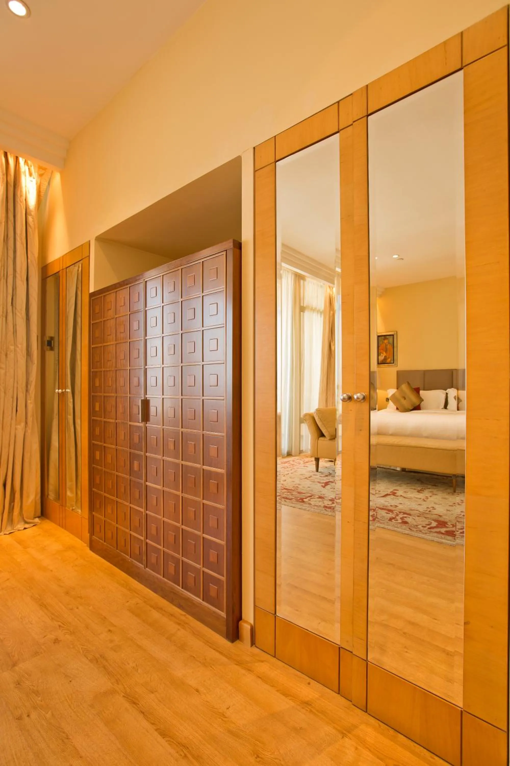 TV and multimedia in Phoenicia Residence