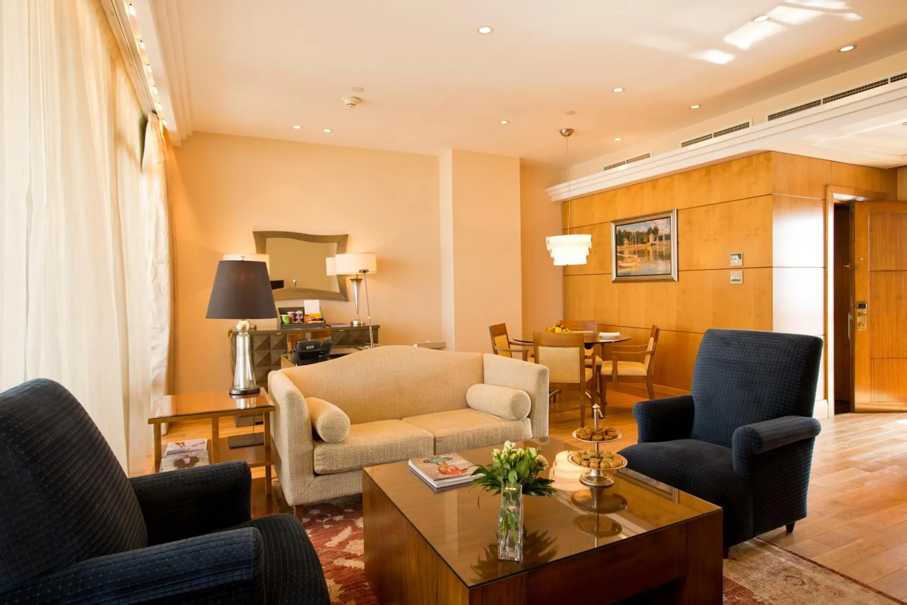 One-Bedroom Apartment with Sea View in Phoenicia Residence One-Bedroom Apartment with Sea View in Phoenicia Residence