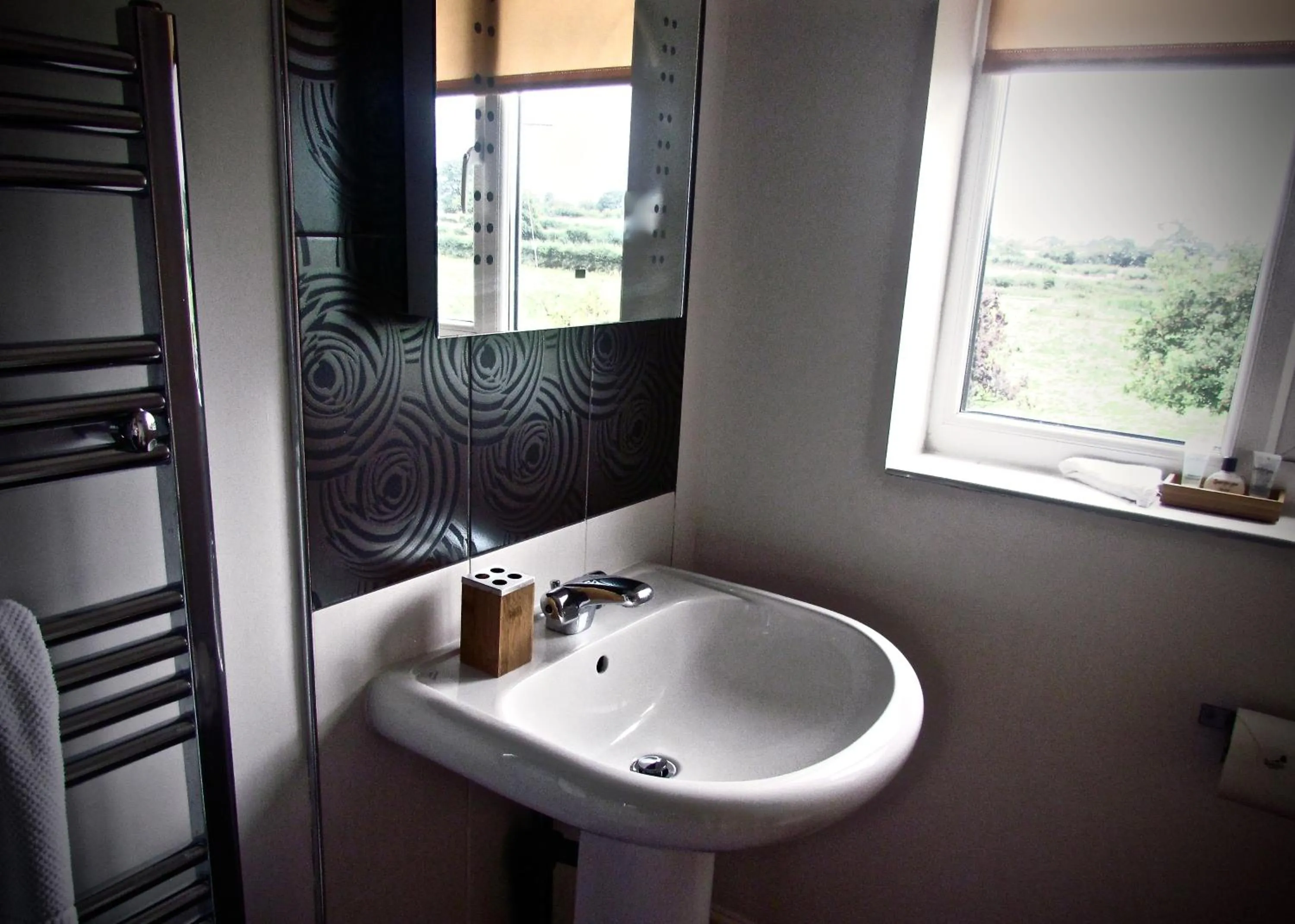 Bathroom in The Moorhead Bed & Breakfast