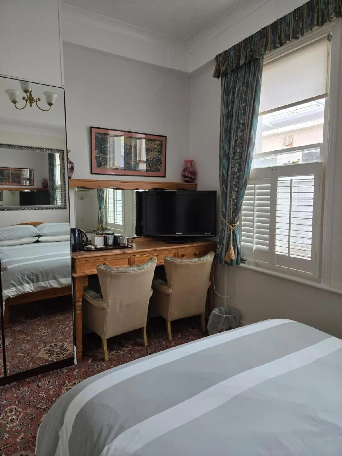 TV and multimedia, Bed in Shoreline Holiday Accommodation