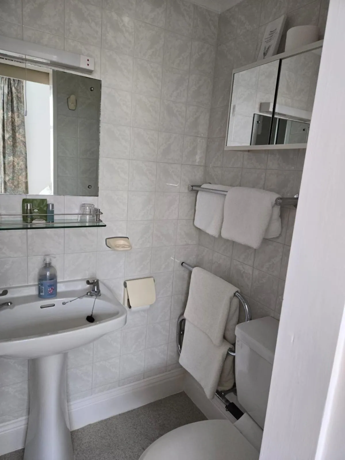 Toilet in Shoreline Holiday Accommodation