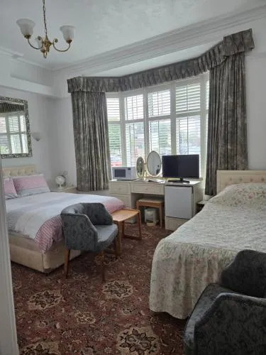 Shoreline Holiday Accommodation