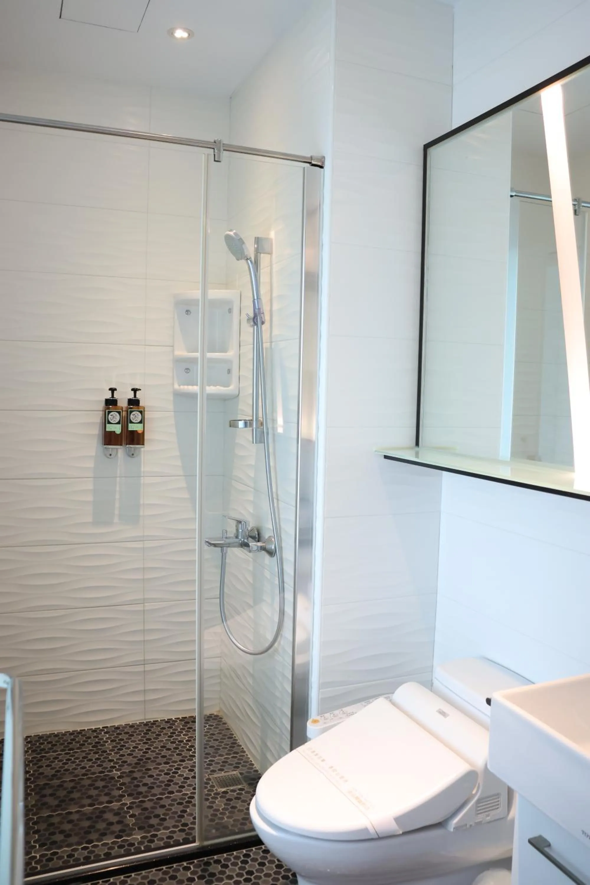 Shower in Jin Pin Hotel