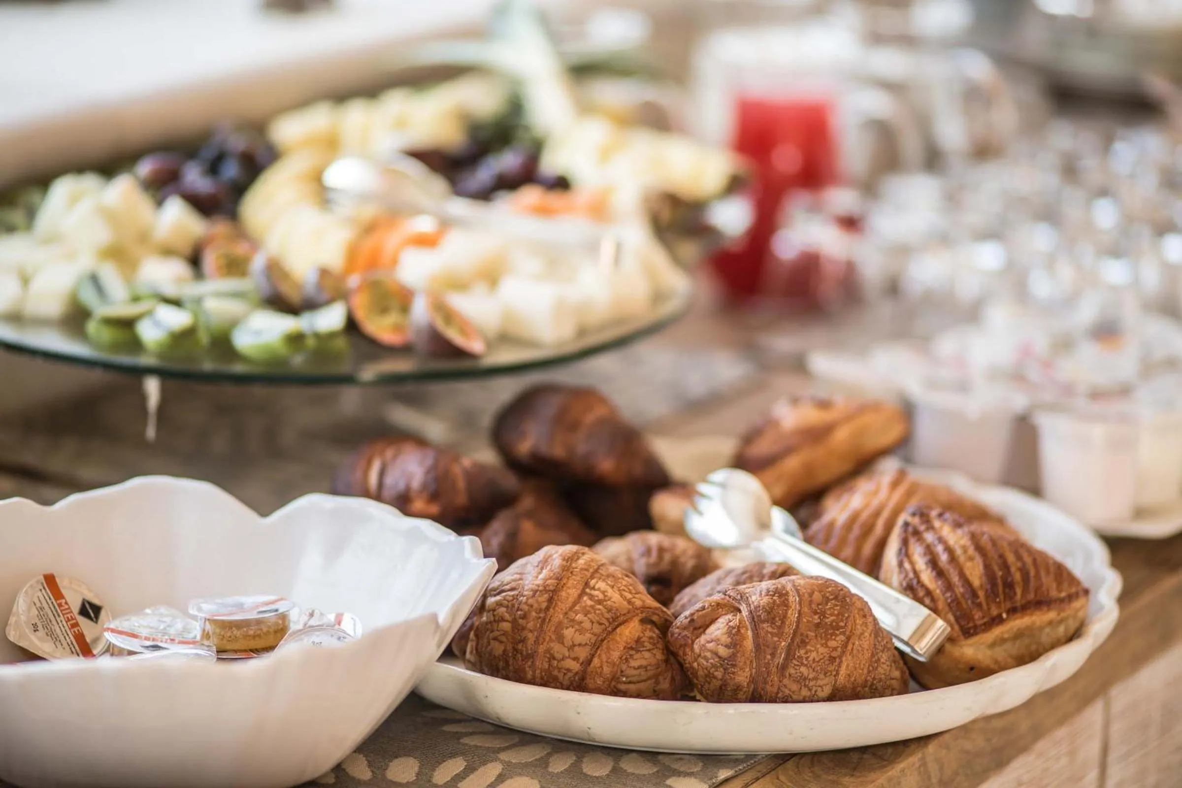 Buffet breakfast in Le Scuderie - Castello Monaci