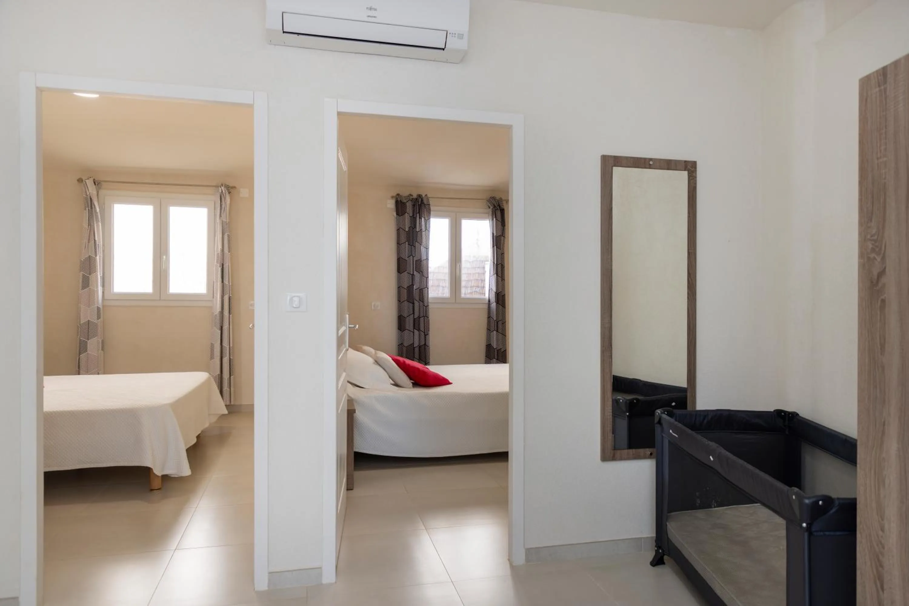 Bedroom, Bed in Hôtel et Résidence Ta Kladia - Omigna