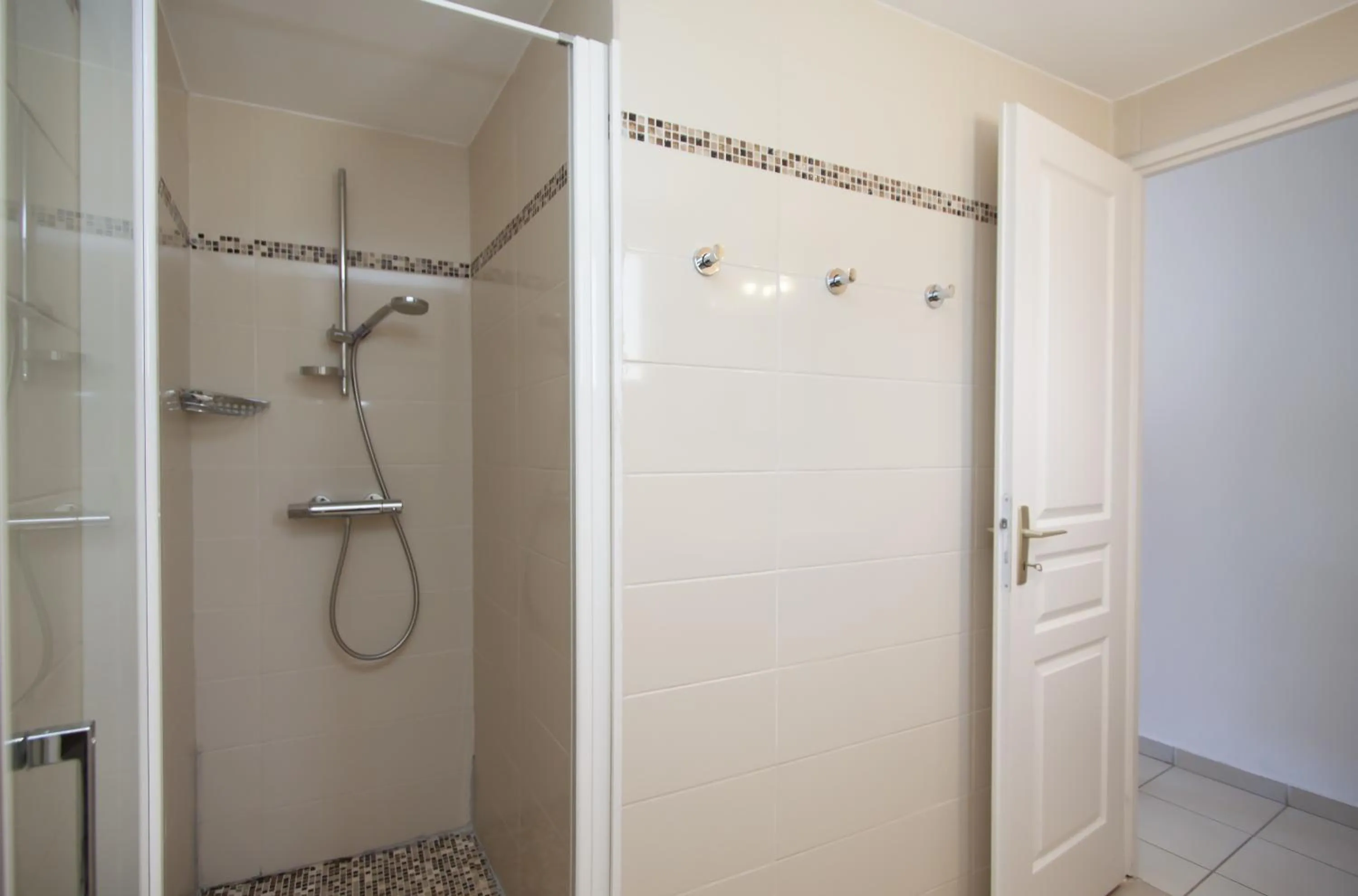 Bathroom in Hôtel et Résidence Ta Kladia - Omigna