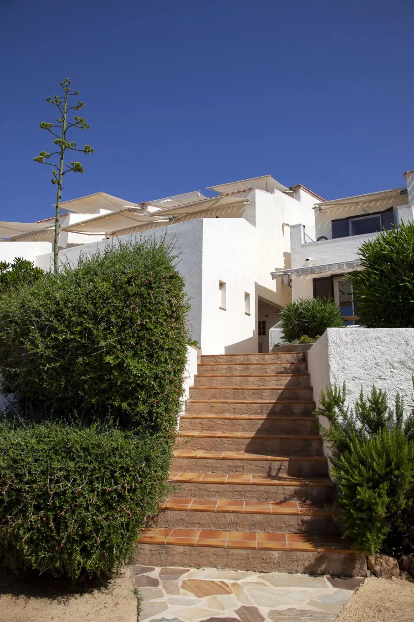 Property building in Hôtel et Résidence Ta Kladia - Omigna