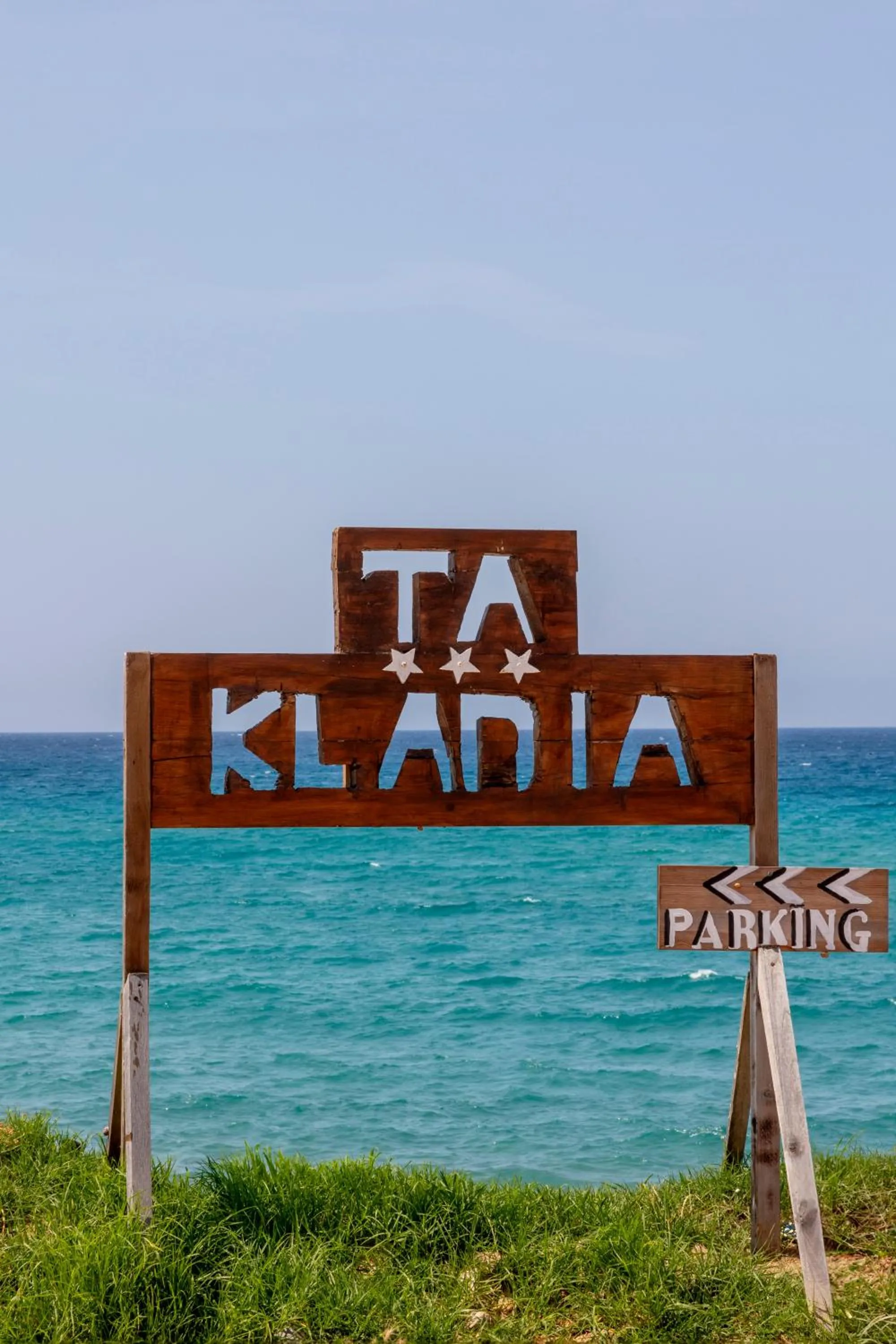 Property building in Hôtel et Résidence Ta Kladia - Omigna