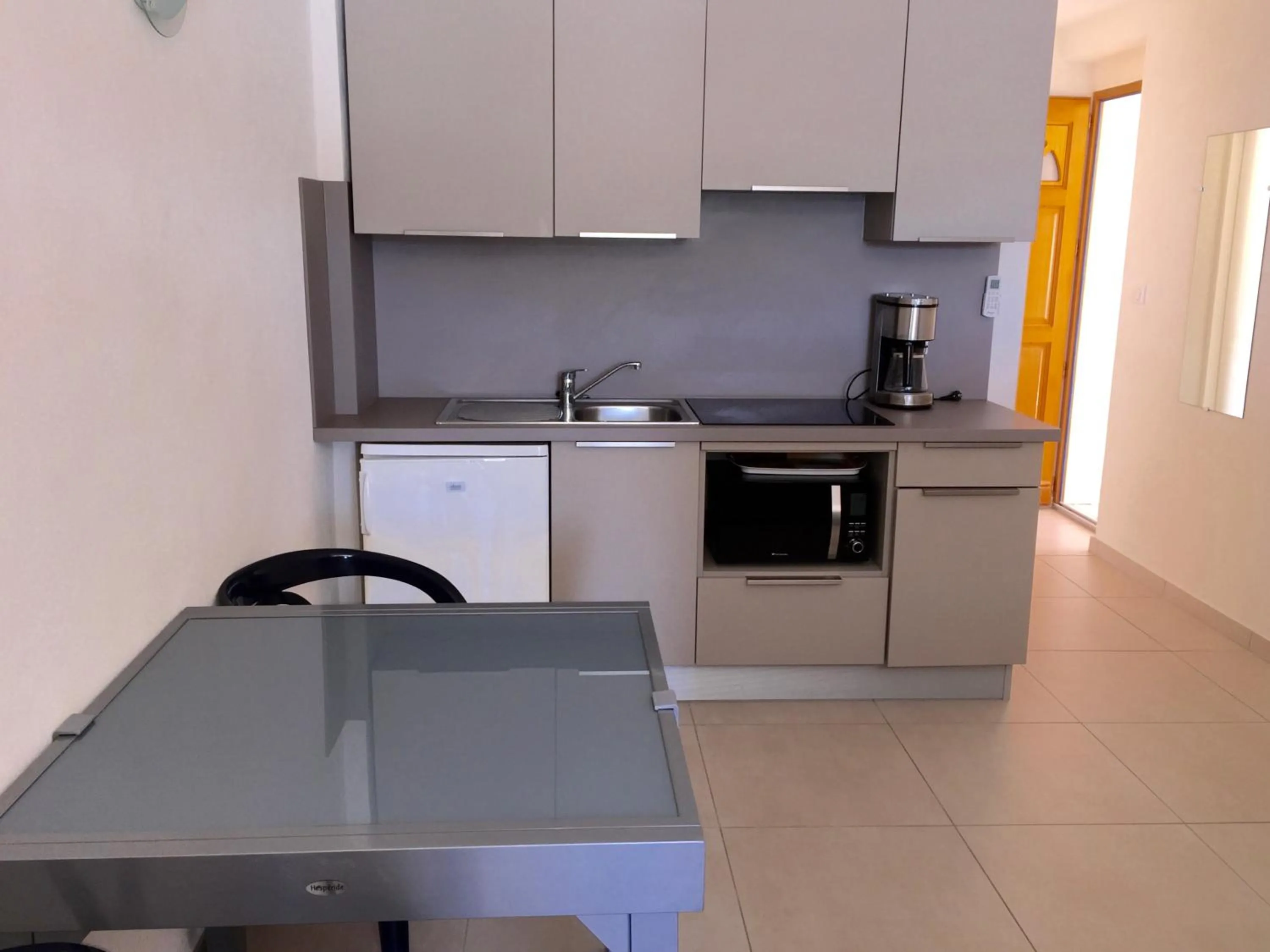 Dining area in Hôtel et Résidence Ta Kladia - Omigna