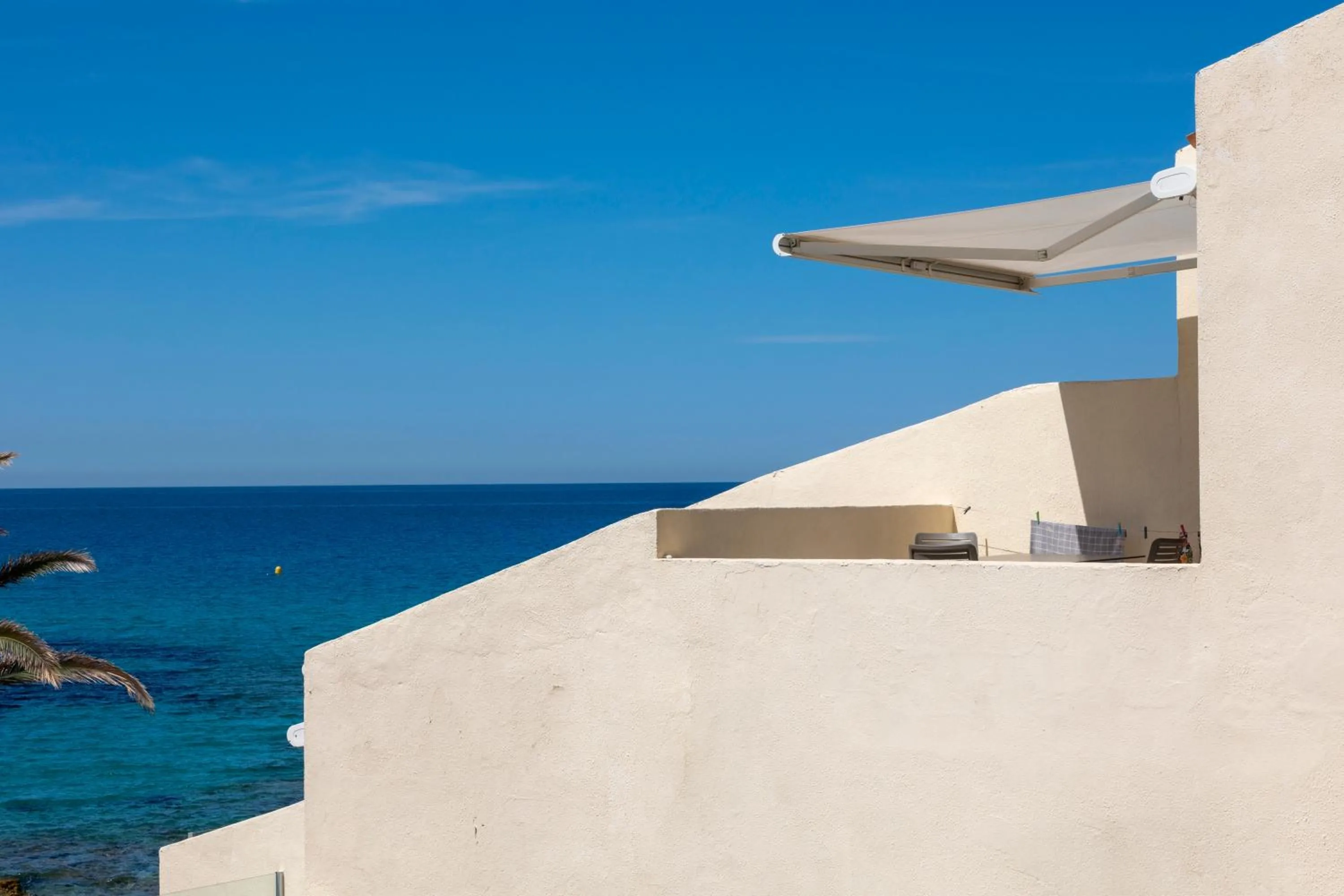 Property building in Hôtel et Résidence Ta Kladia - Omigna