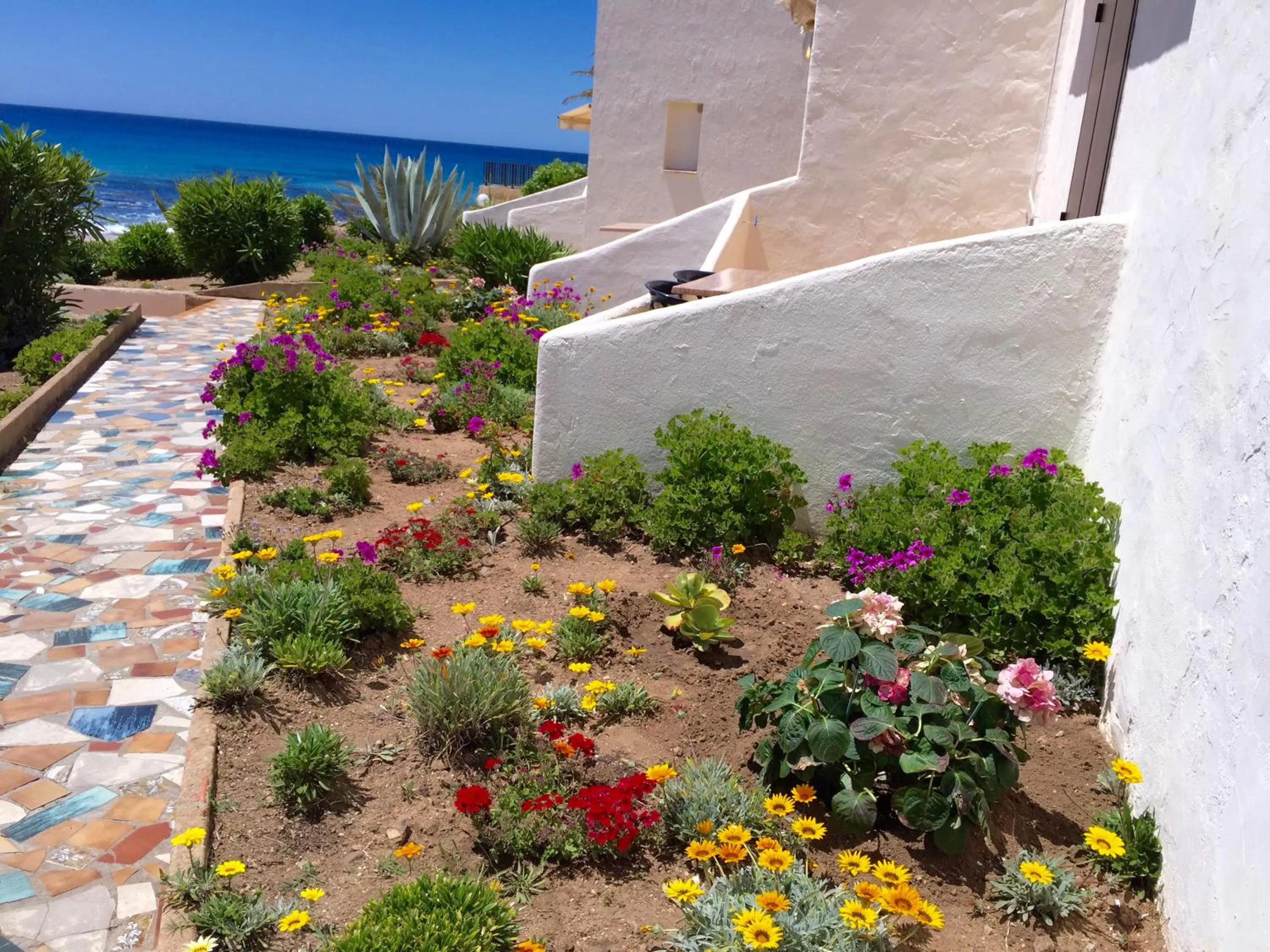 Balcony/Terrace in Hôtel et Résidence Ta Kladia - Omigna