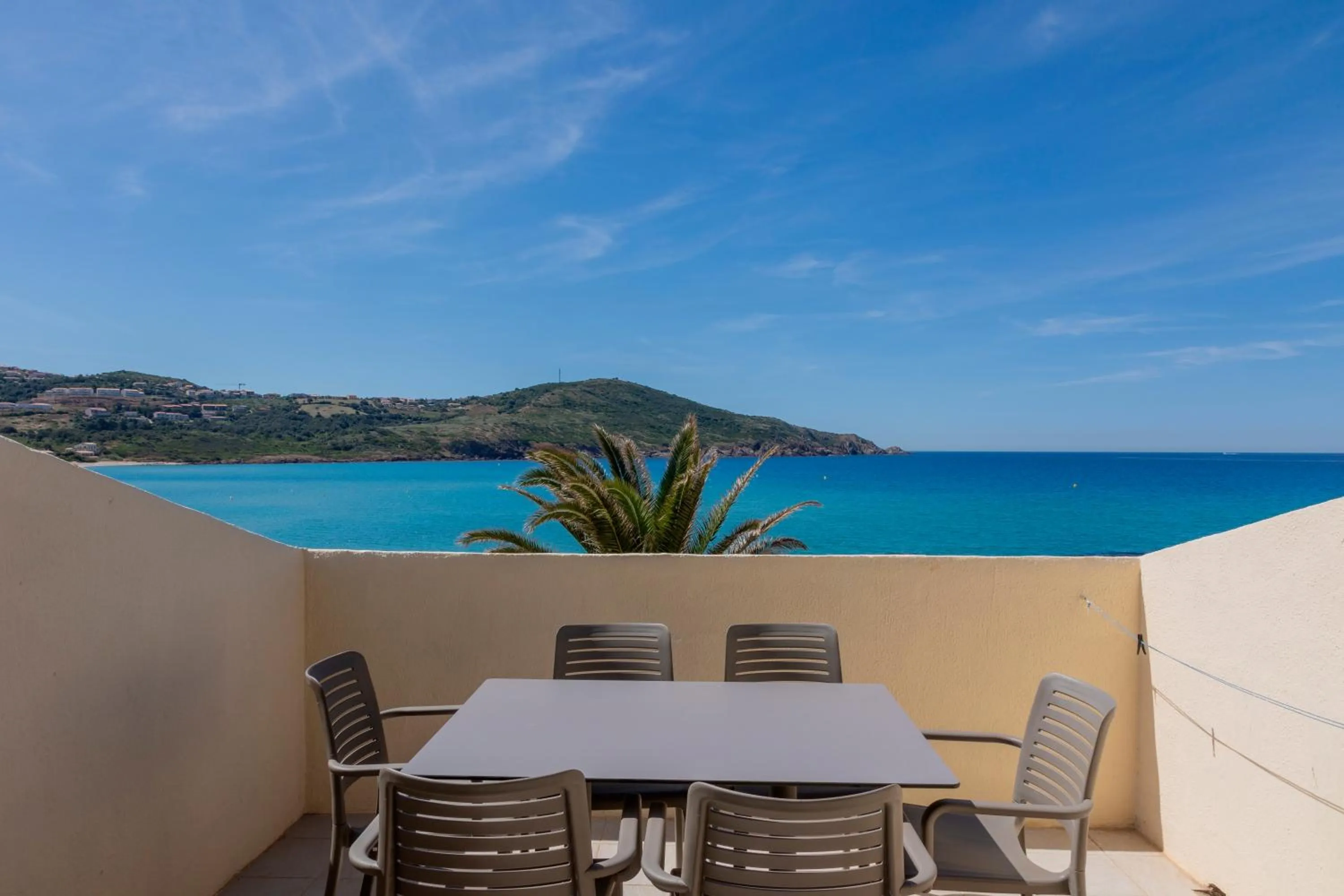 Balcony/Terrace in Hôtel et Résidence Ta Kladia - Omigna