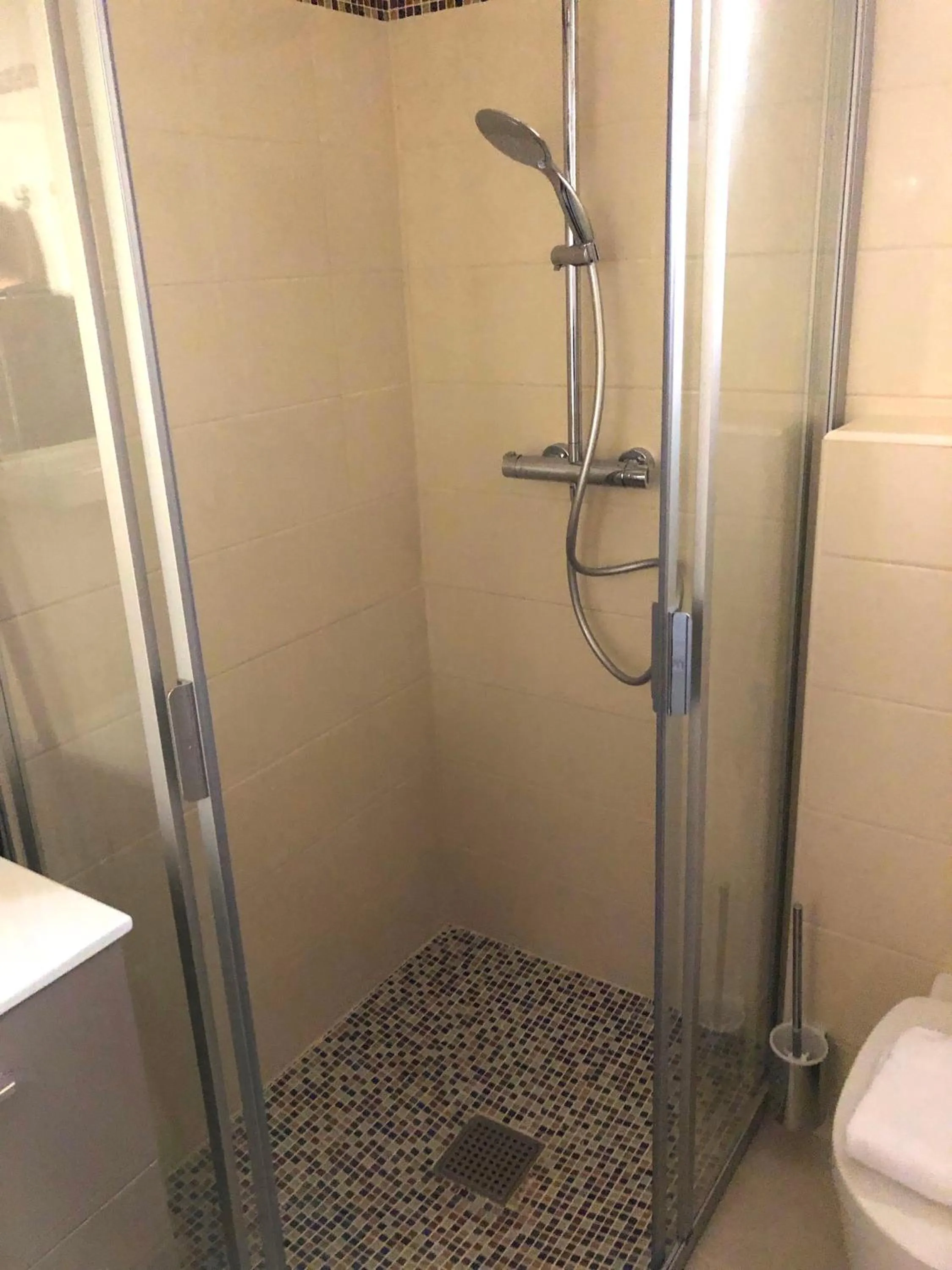 Bathroom in Hôtel et Résidence Ta Kladia - Omigna