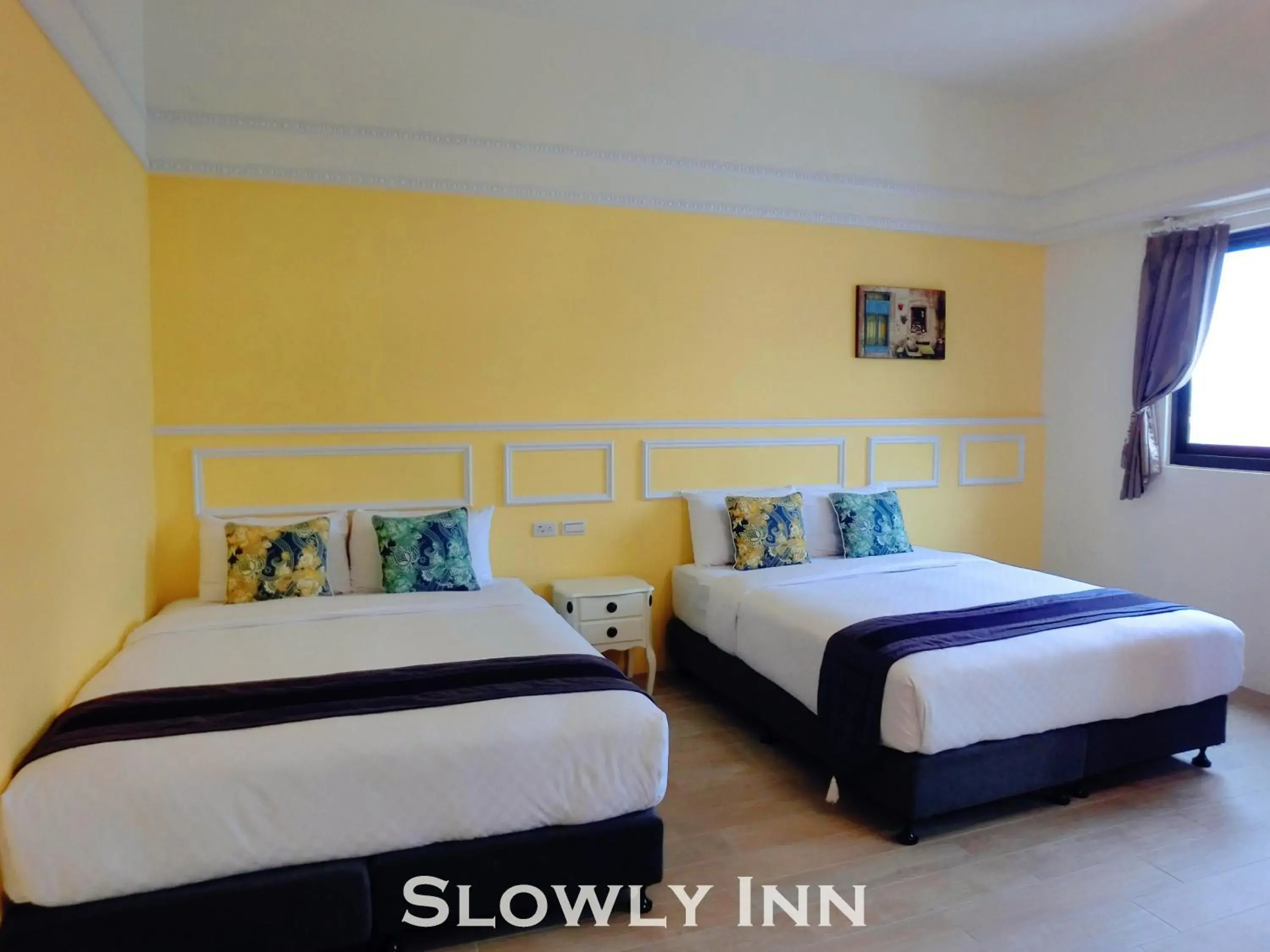 Bed in Slowly inn Bed in Slowly inn