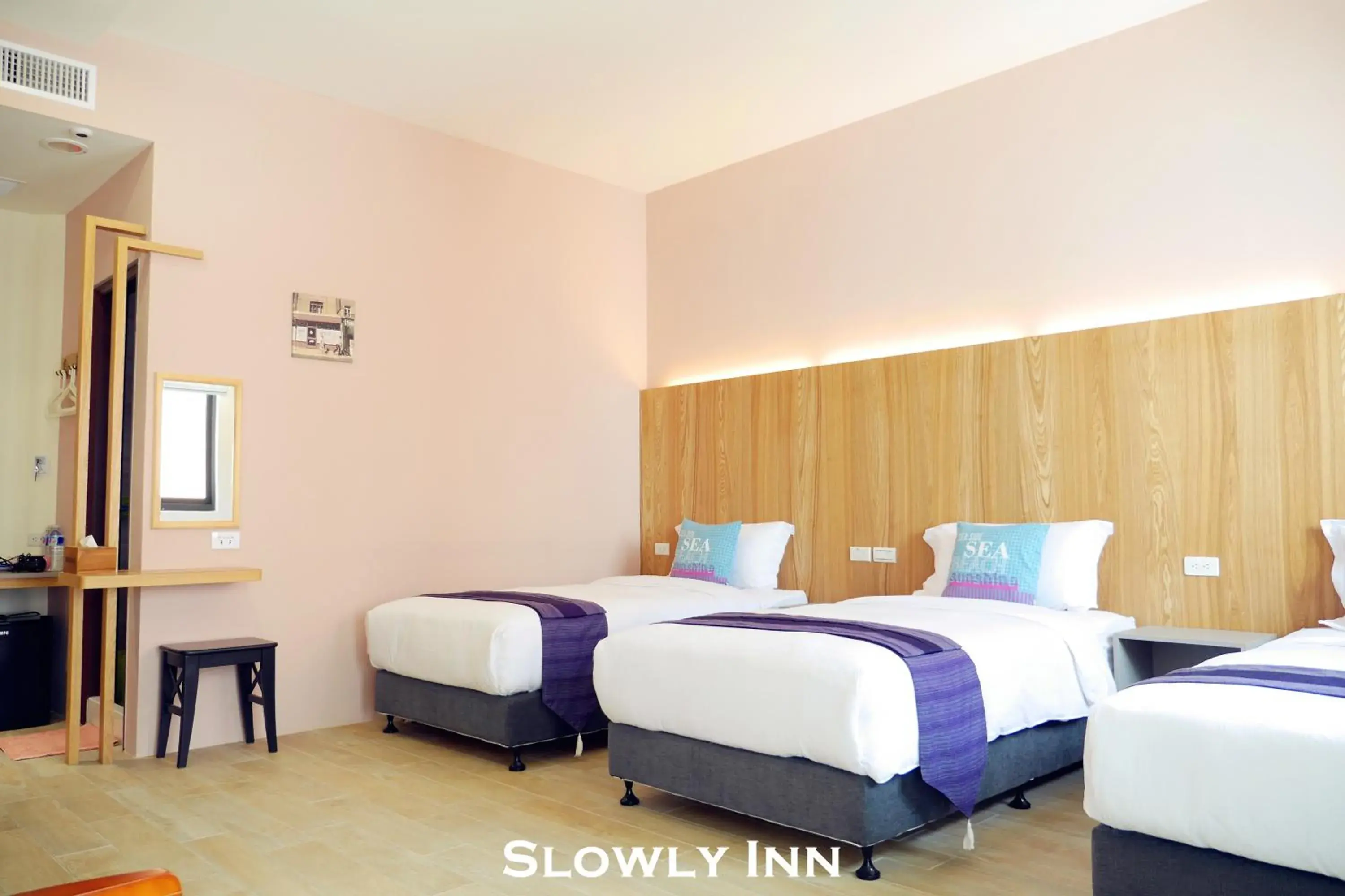 Bed in Slowly inn Bed in Slowly inn