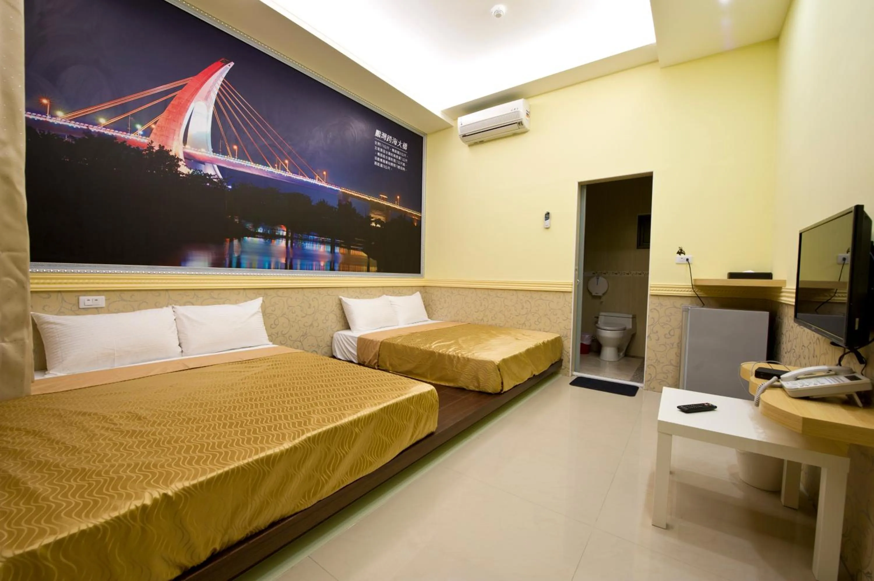 Photo of the whole room, Bed in Donggang Neptune Hall