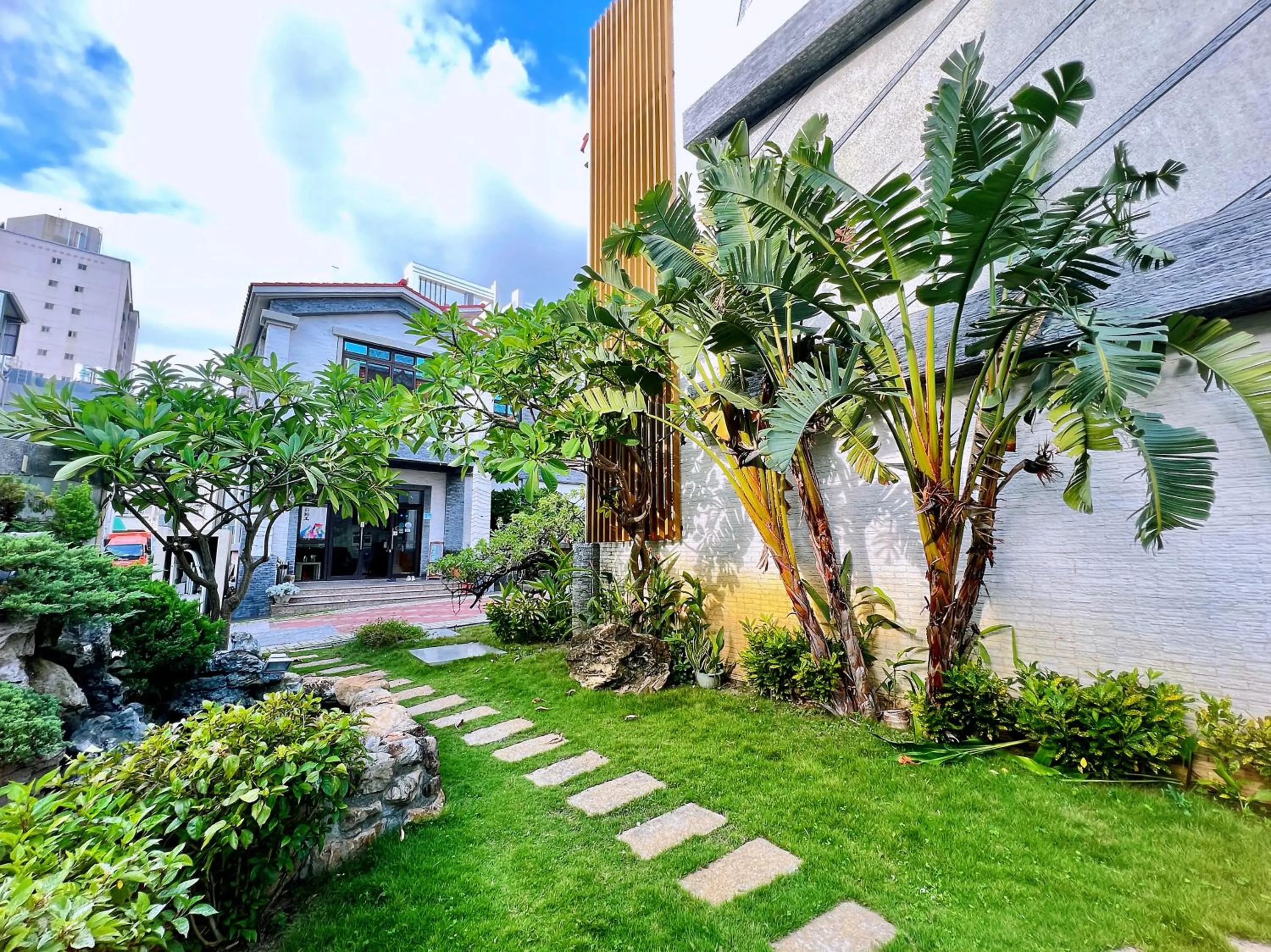 Garden view in Donggang Neptune Hall