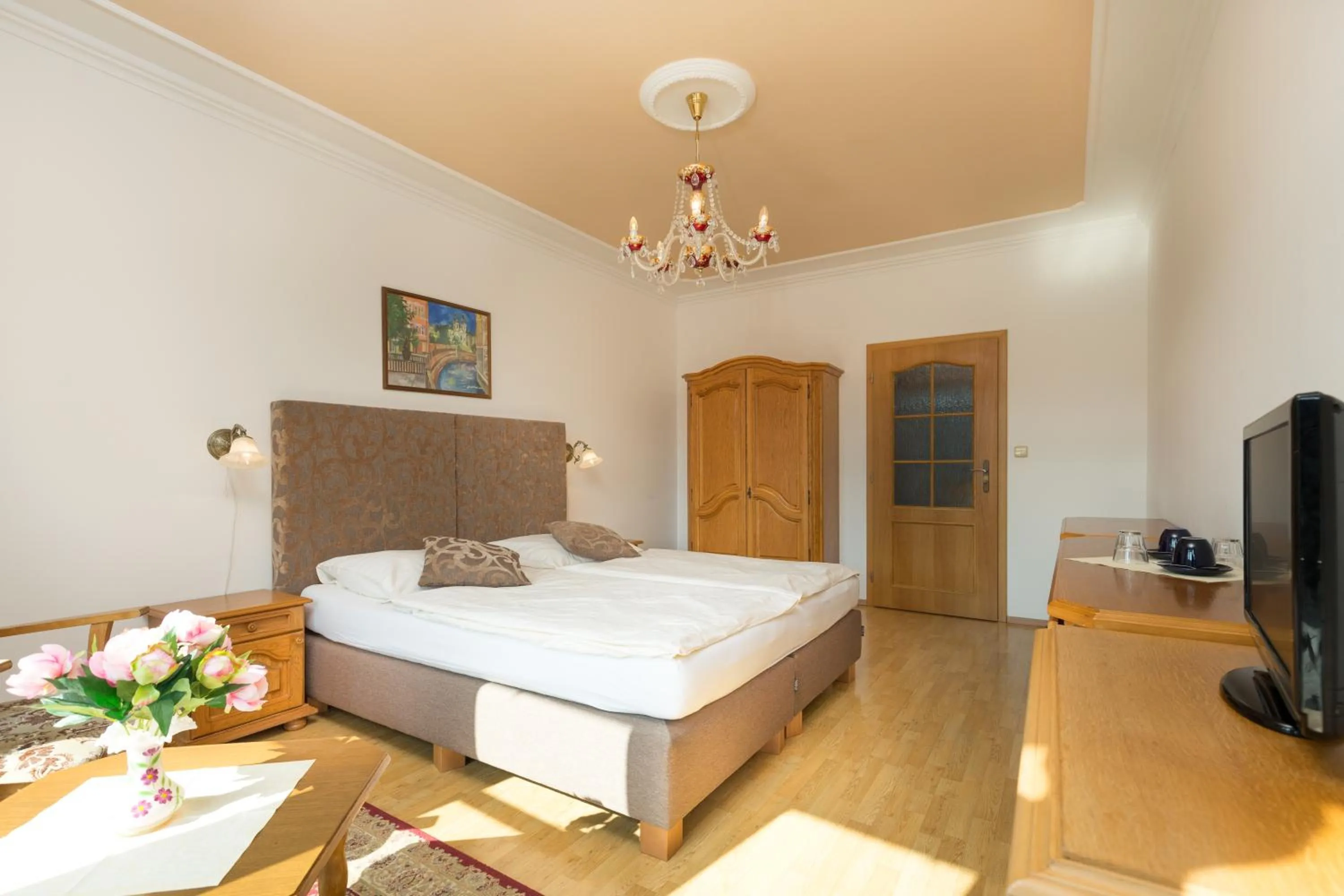 Photo of the whole room, Bed in LD Morava