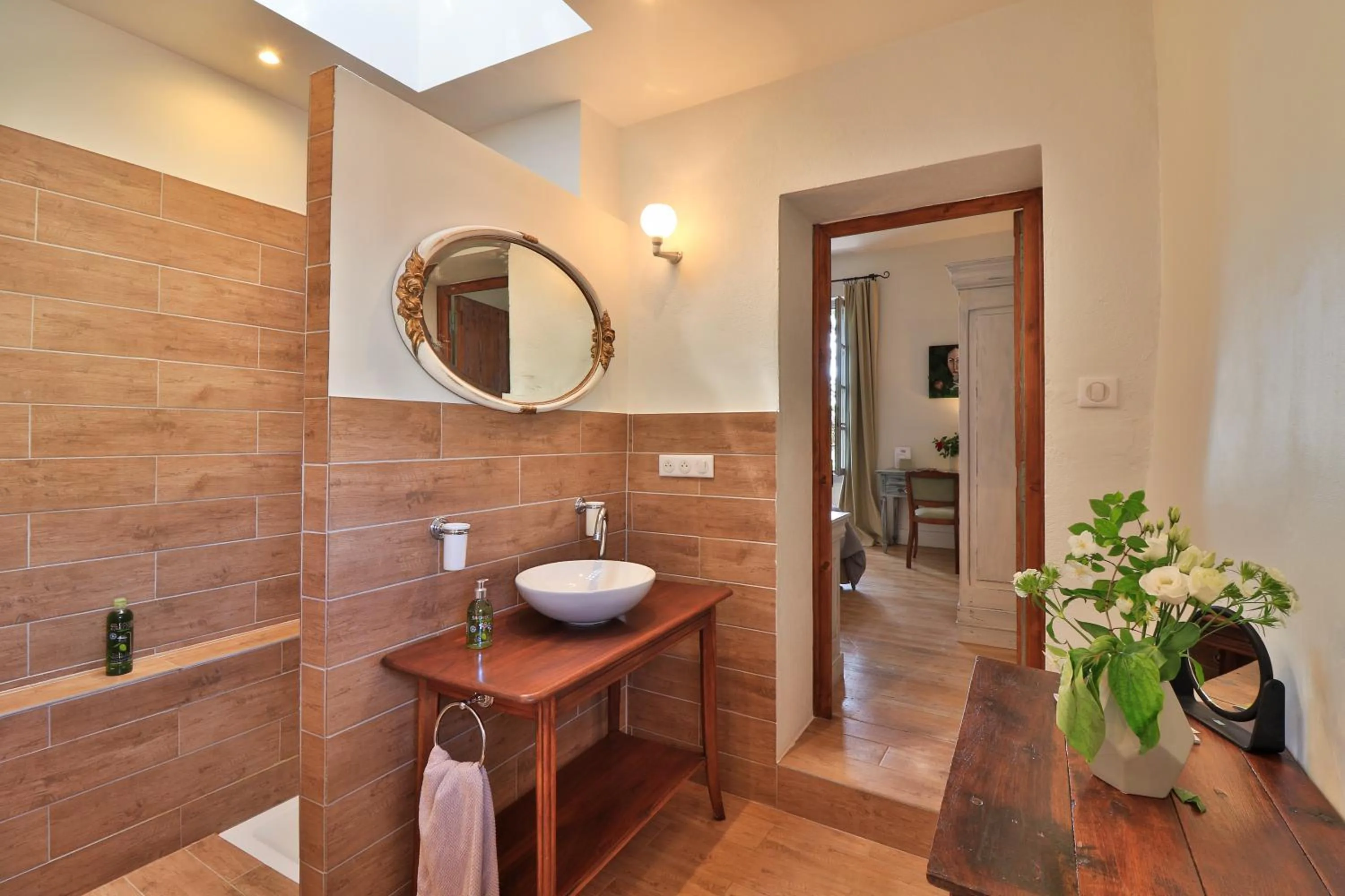 Bathroom in Le Jardin de Mazan