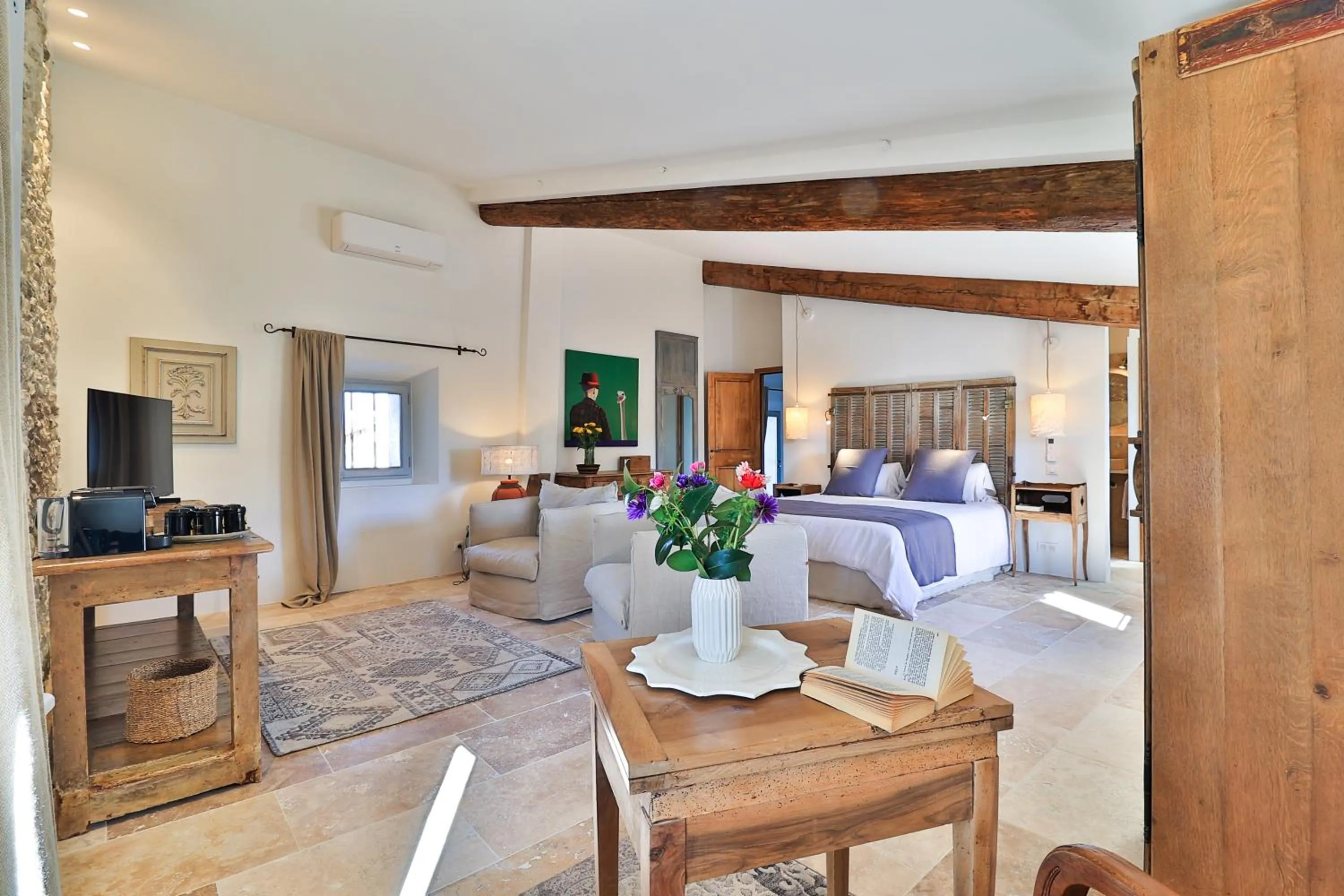 Bedroom in Le Jardin de Mazan