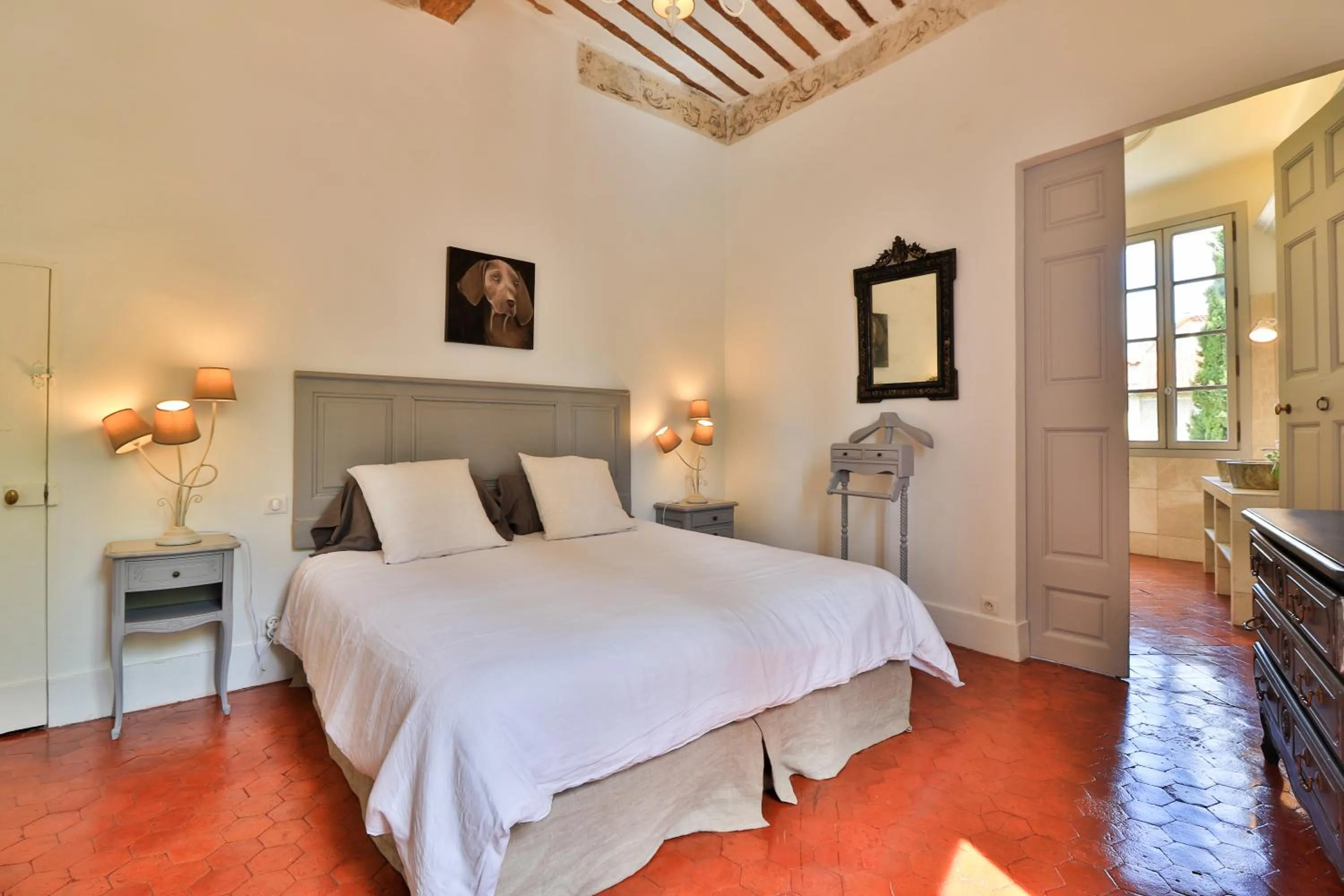 Photo of the whole room, Bed in Le Jardin de Mazan