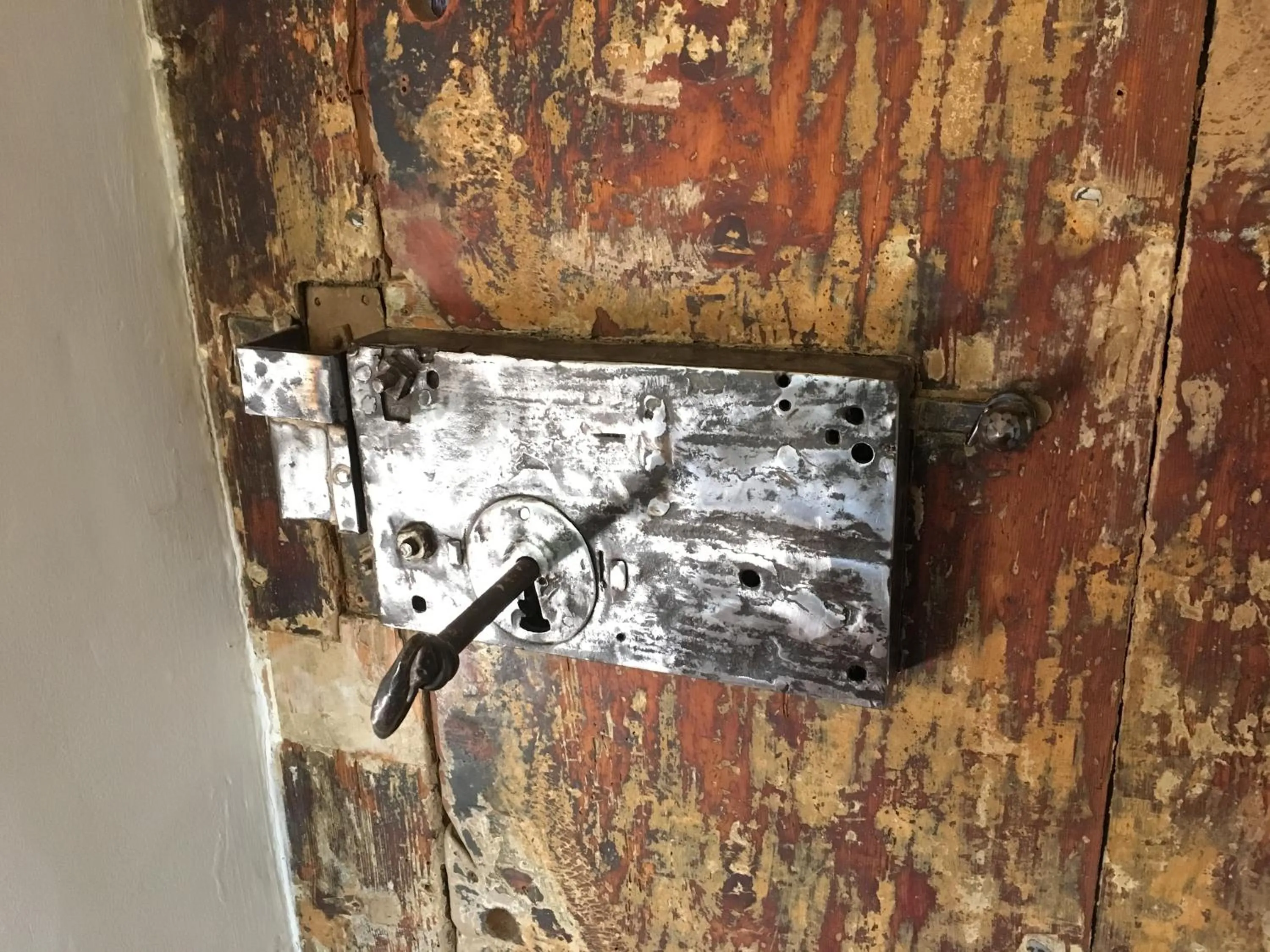 Decorative detail in Le Jardin de Mazan