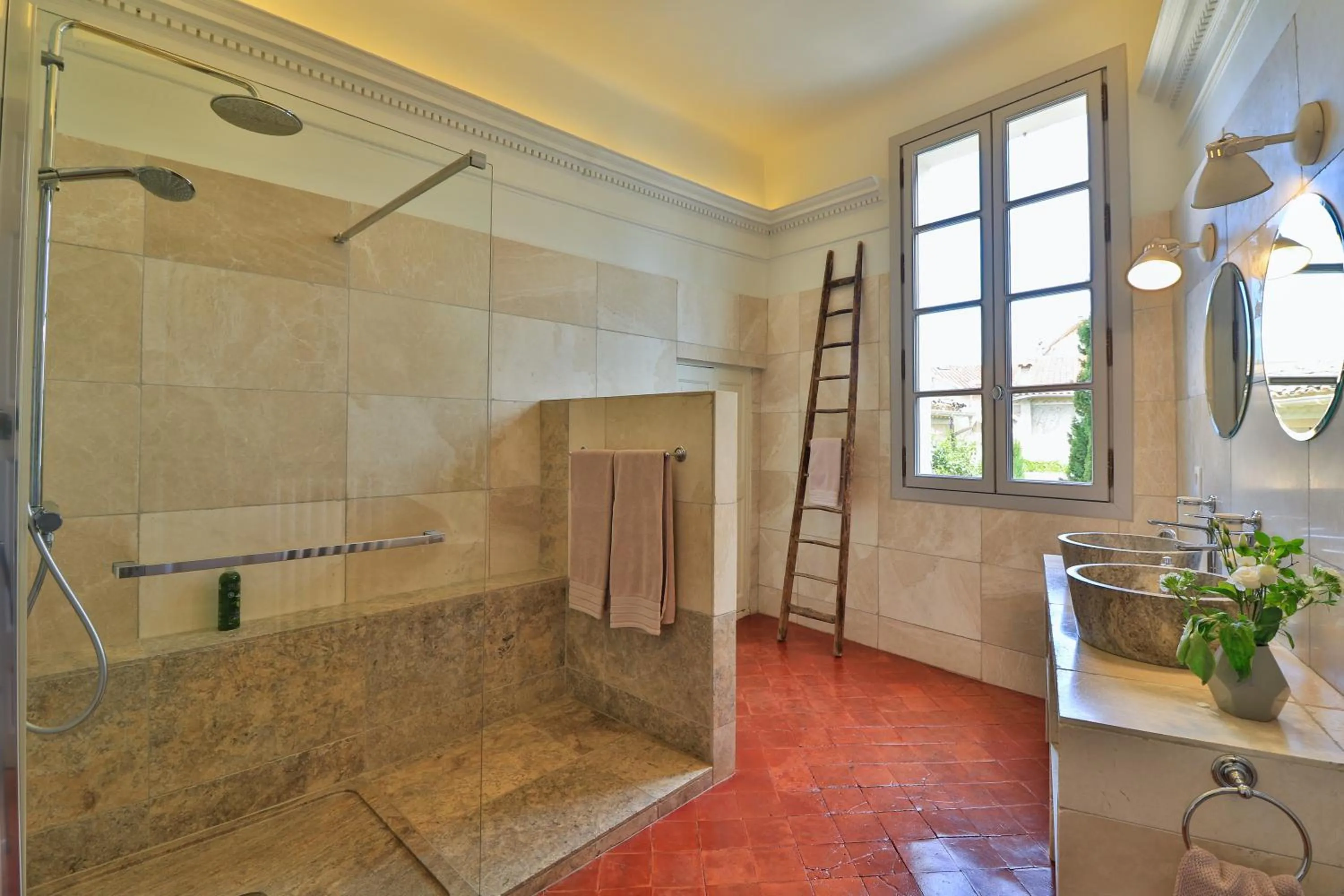 Bathroom in Le Jardin de Mazan