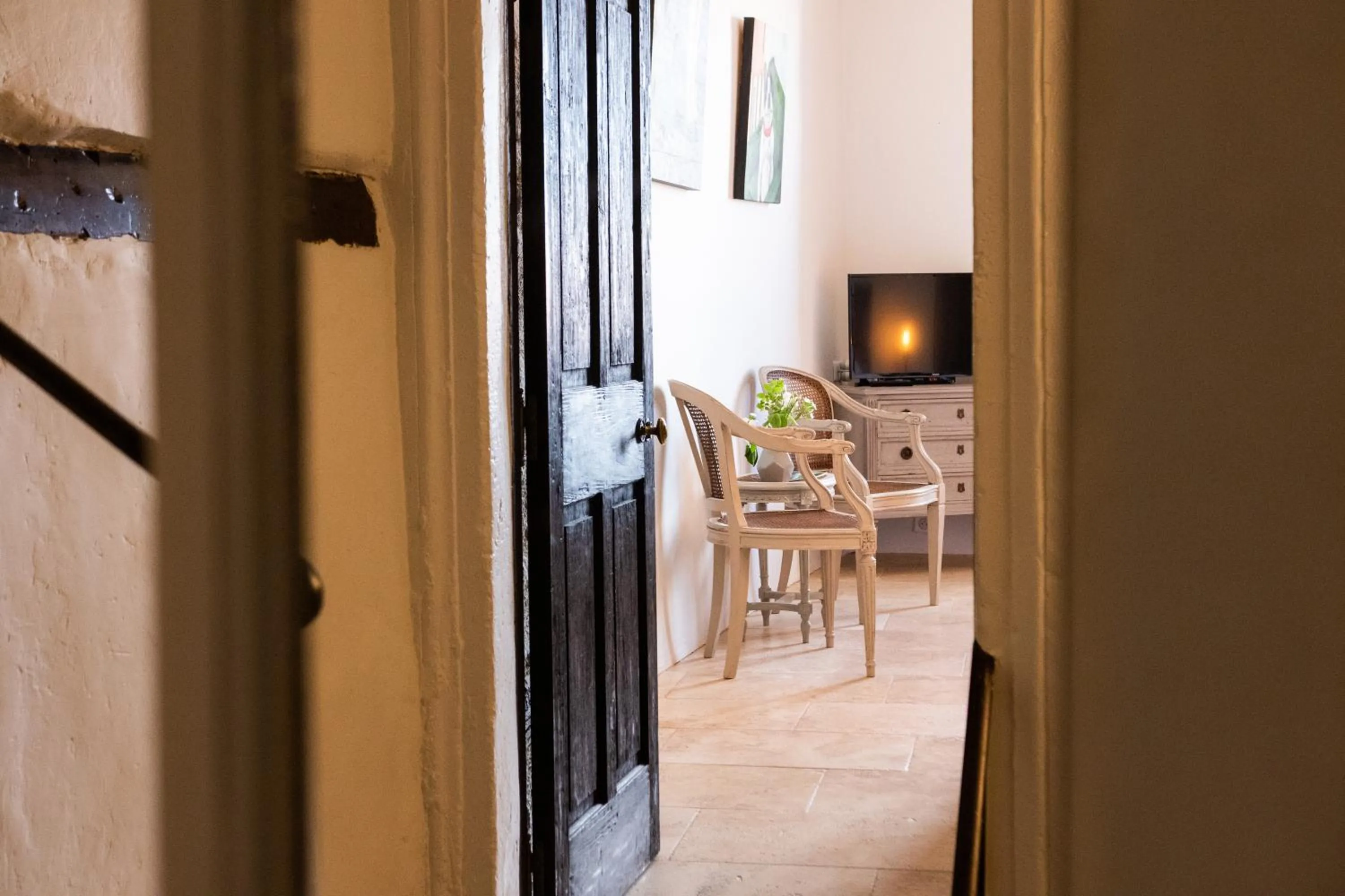 Decorative detail in Le Jardin de Mazan