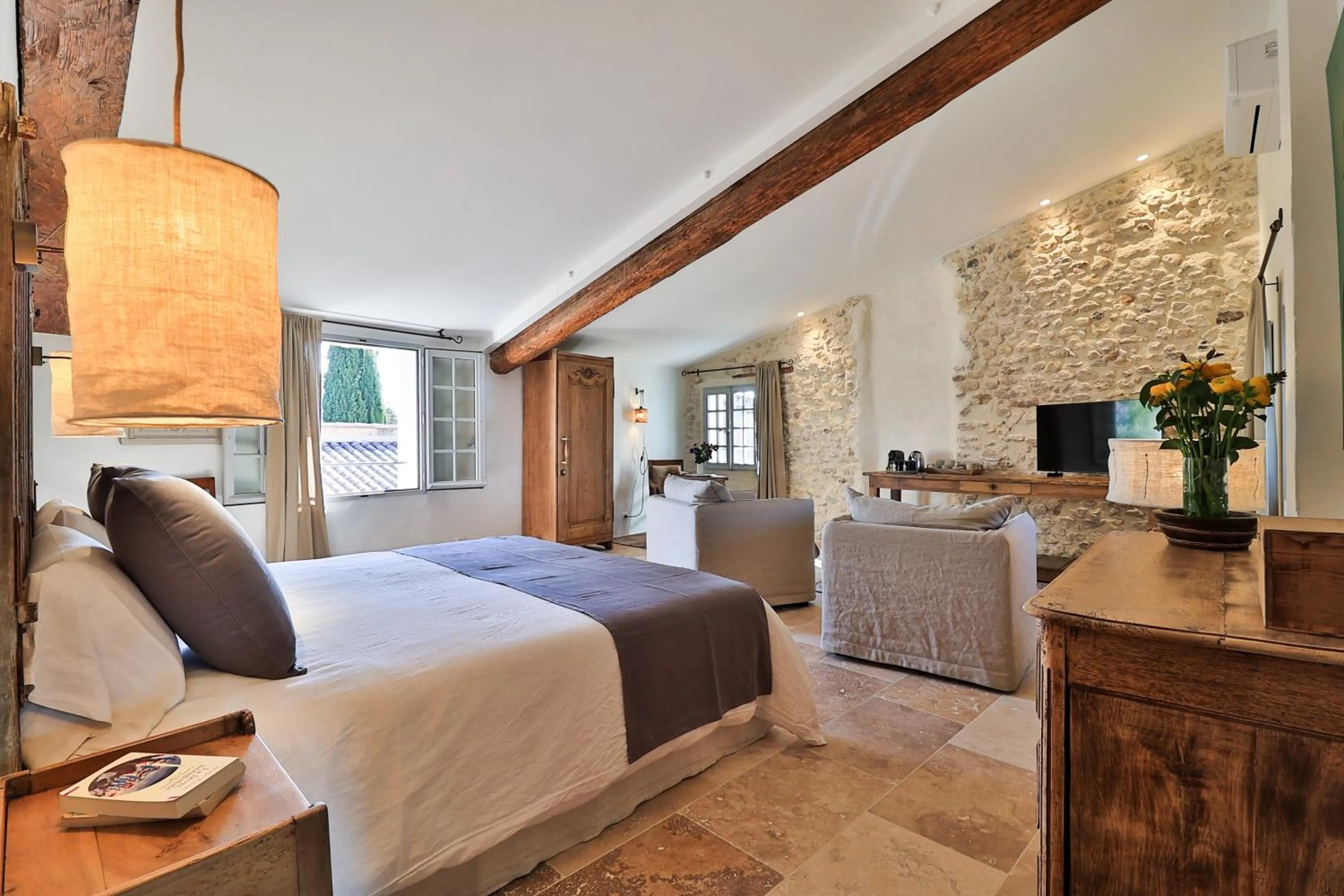 Bedroom, Bed in Le Jardin de Mazan