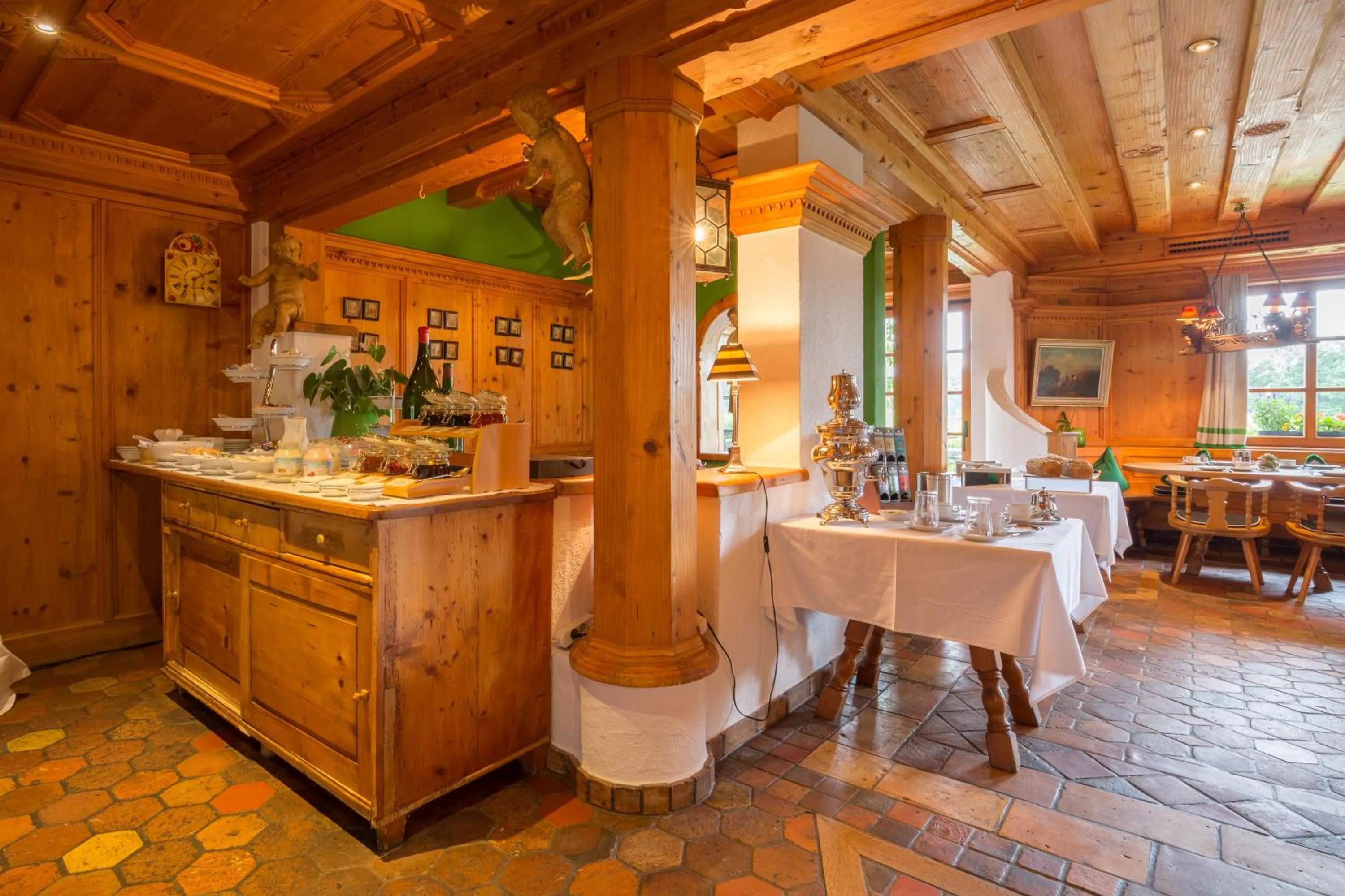 Breakfast in Hotel Restaurant Vinothek LAMM