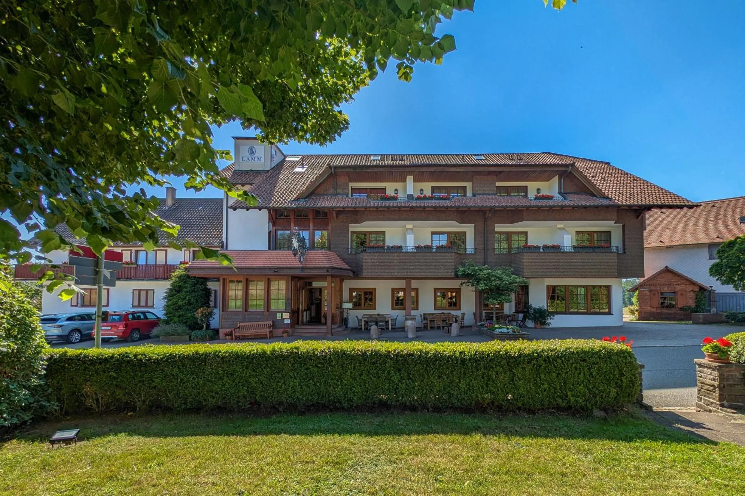 Property building in Hotel Restaurant Vinothek LAMM