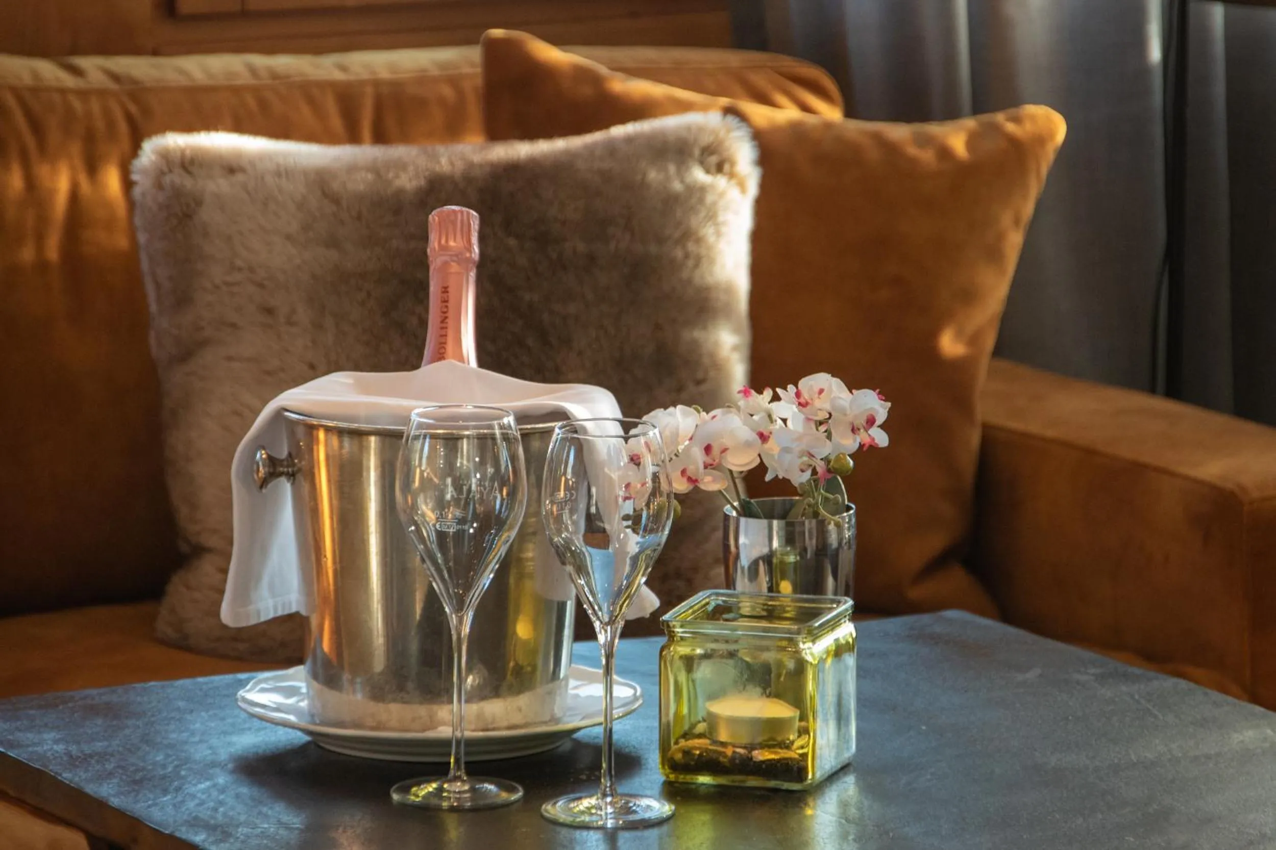 Communal lounge/ TV room in Hotel Restaurant Vinothek LAMM