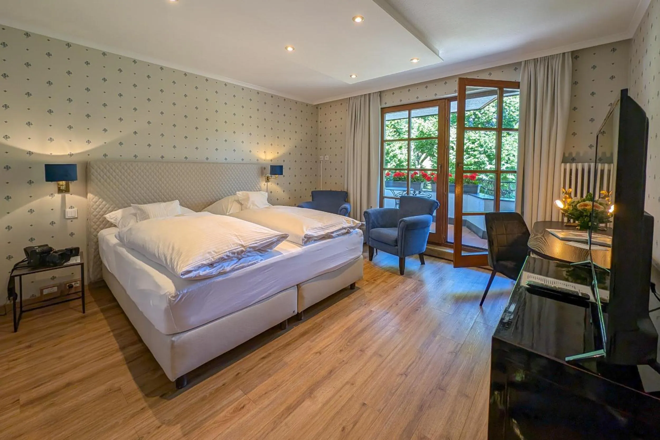 Photo of the whole room, Bed in Hotel Restaurant Vinothek LAMM