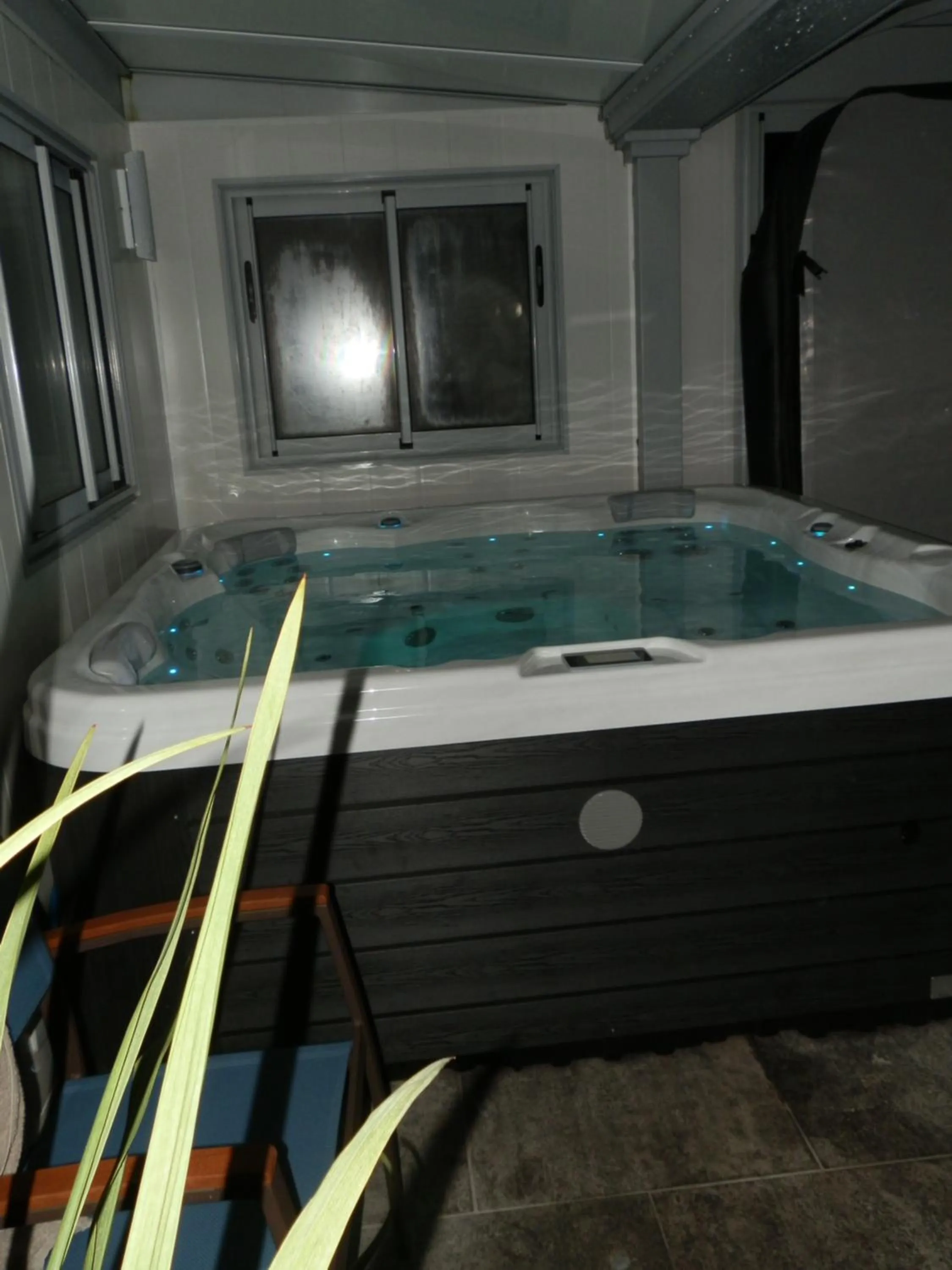 Hot Spring Bath in Domaine De Meigne